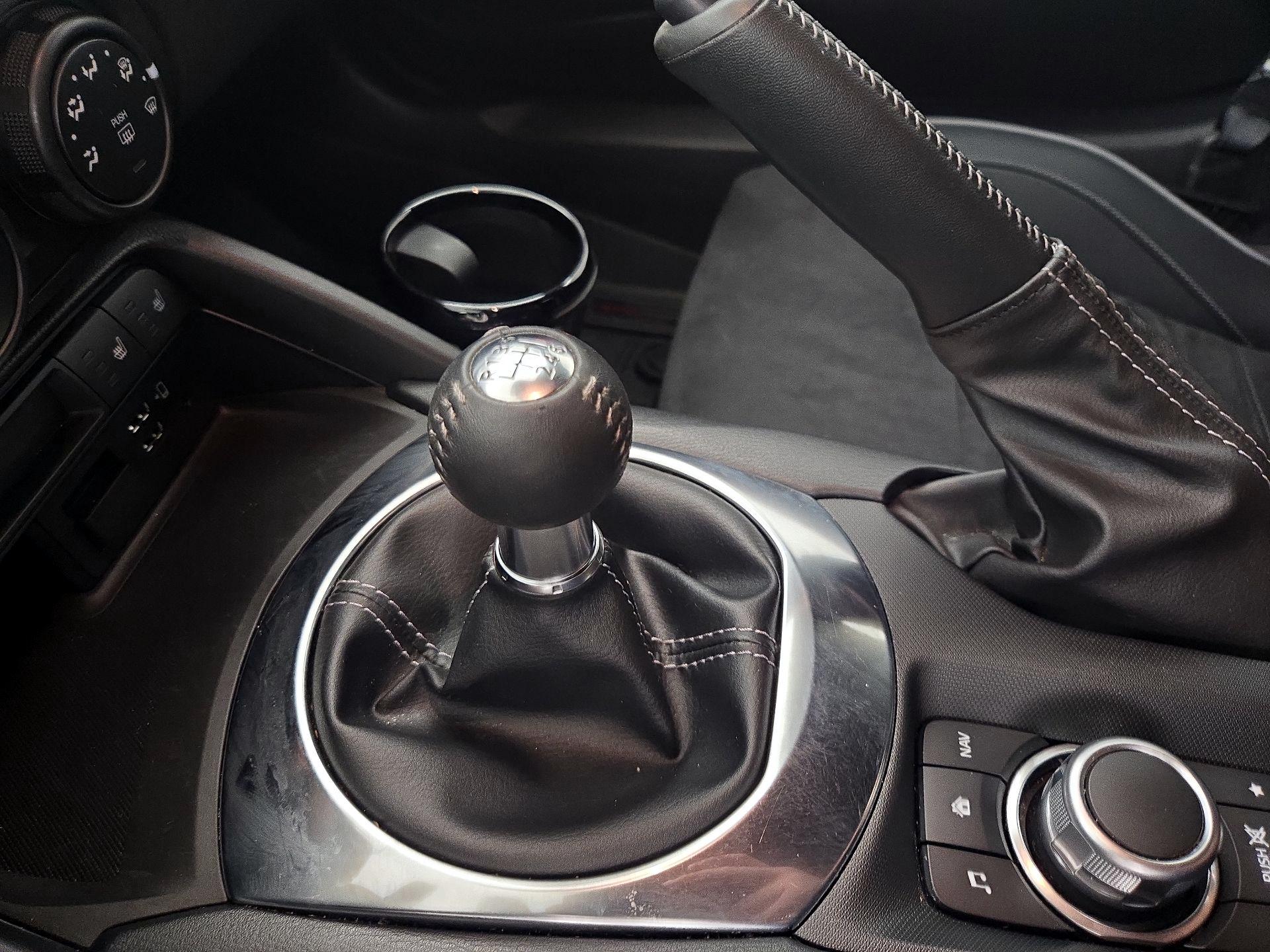 Thumbnail: 2020 Mazda MX-5 Miata - 17