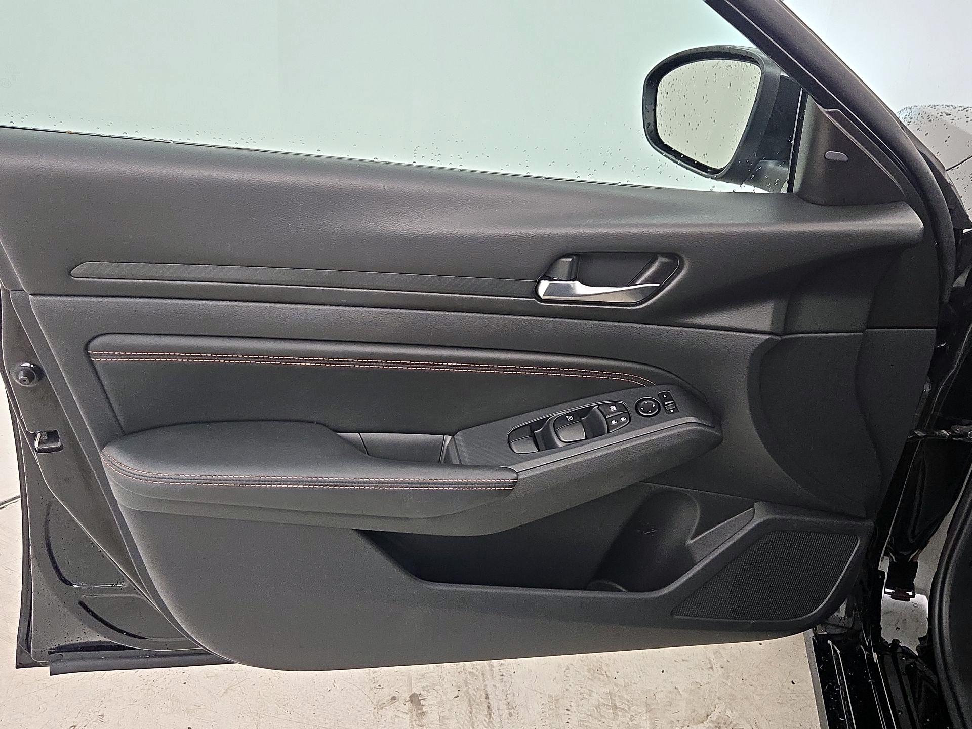 Thumbnail: 2019 Nissan Altima - 12