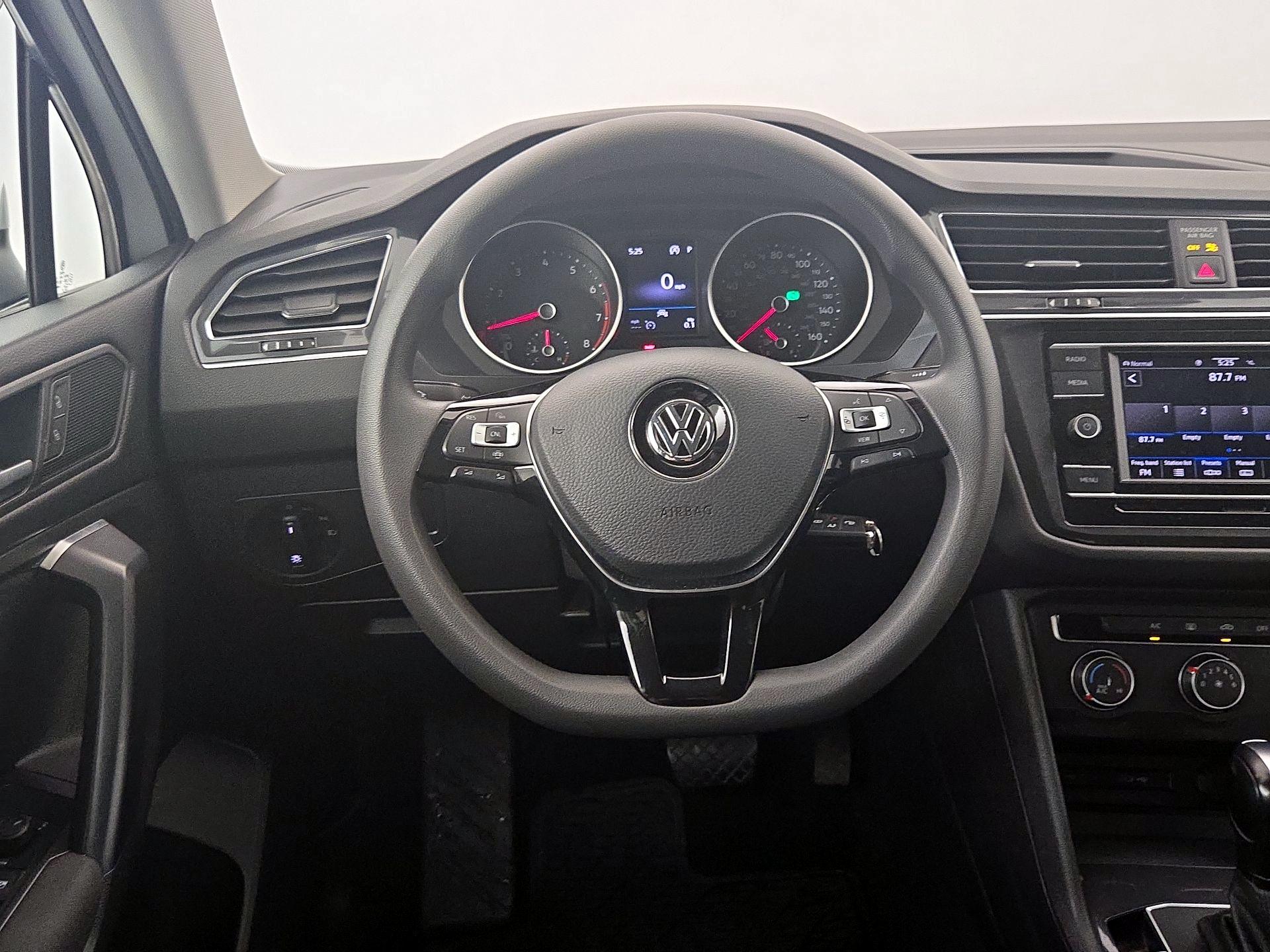 Thumbnail: 2021 Volkswagen Tiguan - 10