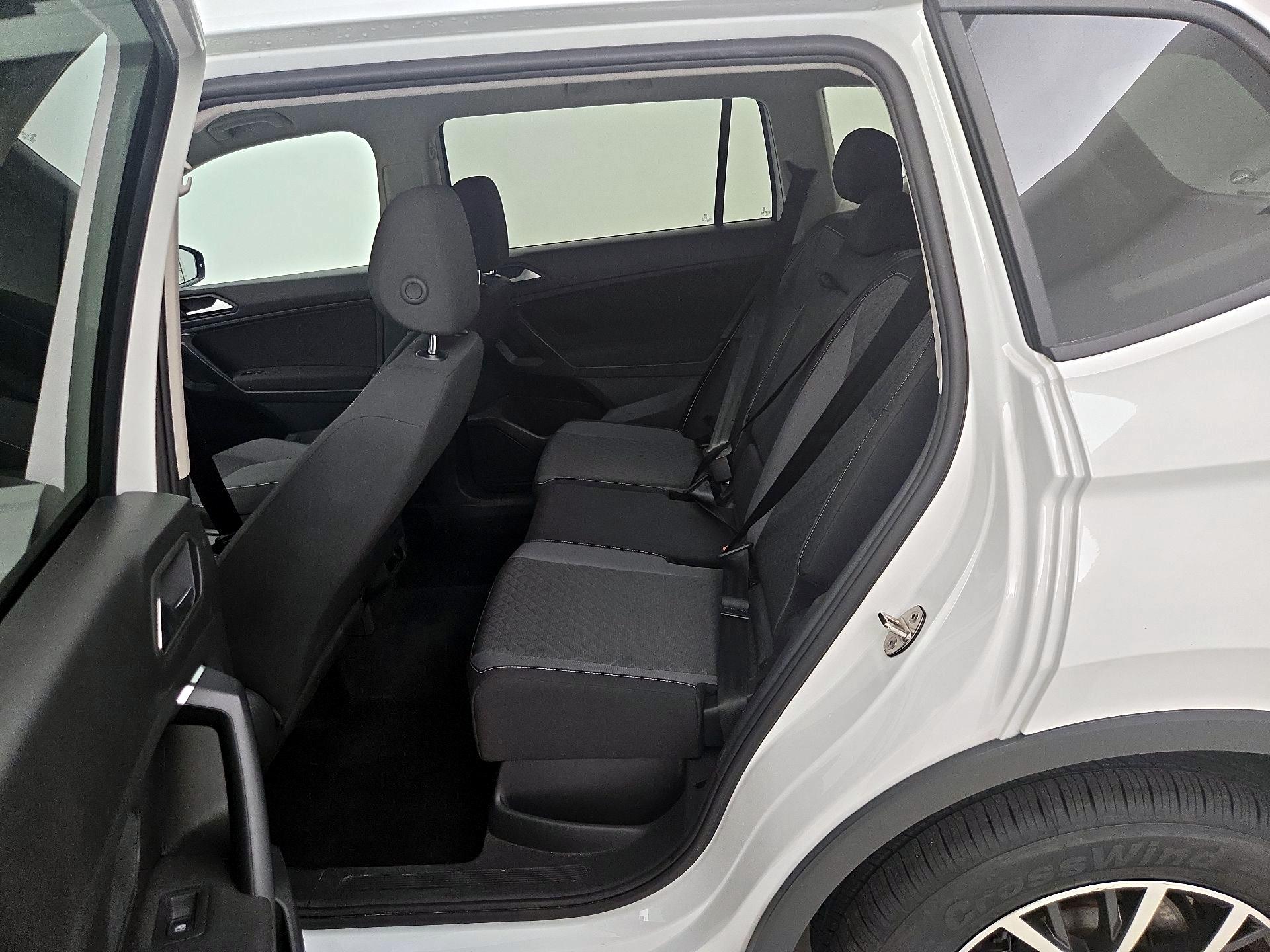 Thumbnail: 2021 Volkswagen Tiguan - 19