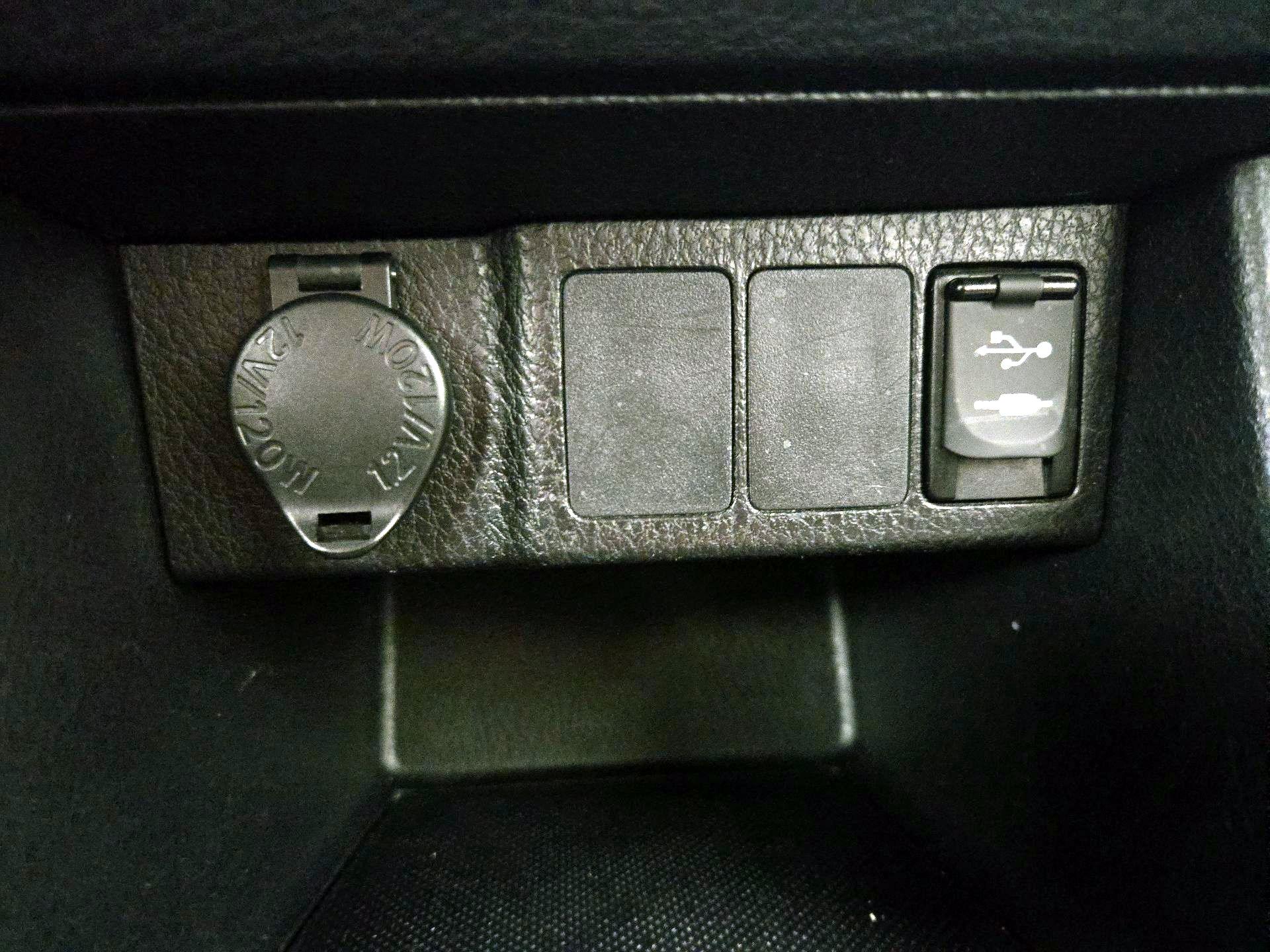 Thumbnail: 2016 Toyota Corolla - 18