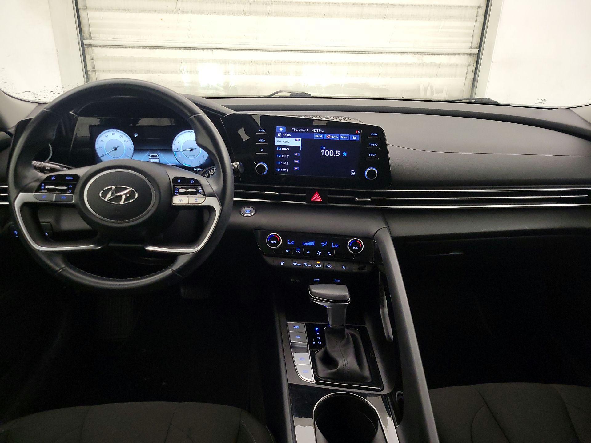 Thumbnail: 2022 Hyundai Elantra - 9