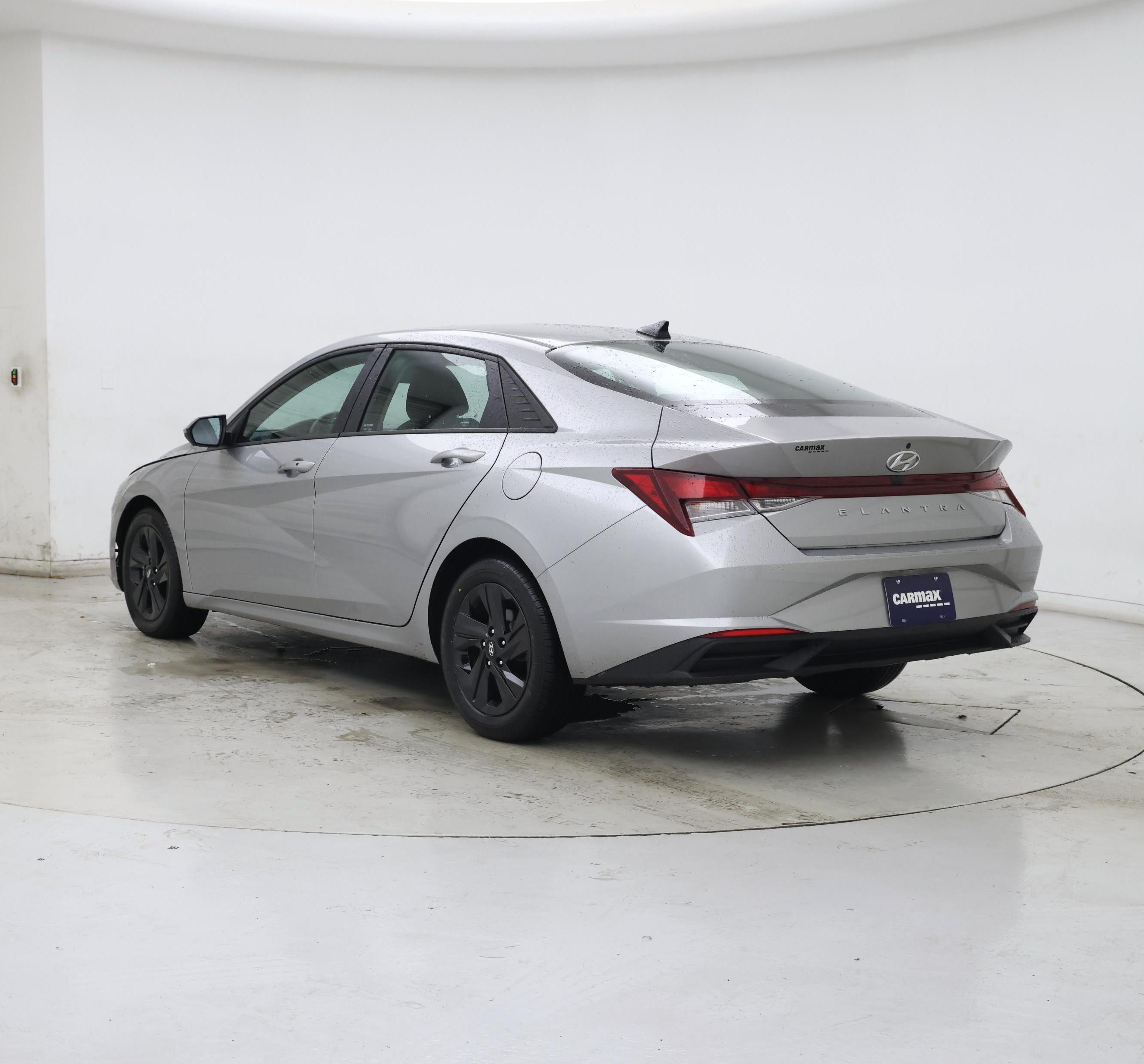 Thumbnail: 2022 Hyundai Elantra - 2