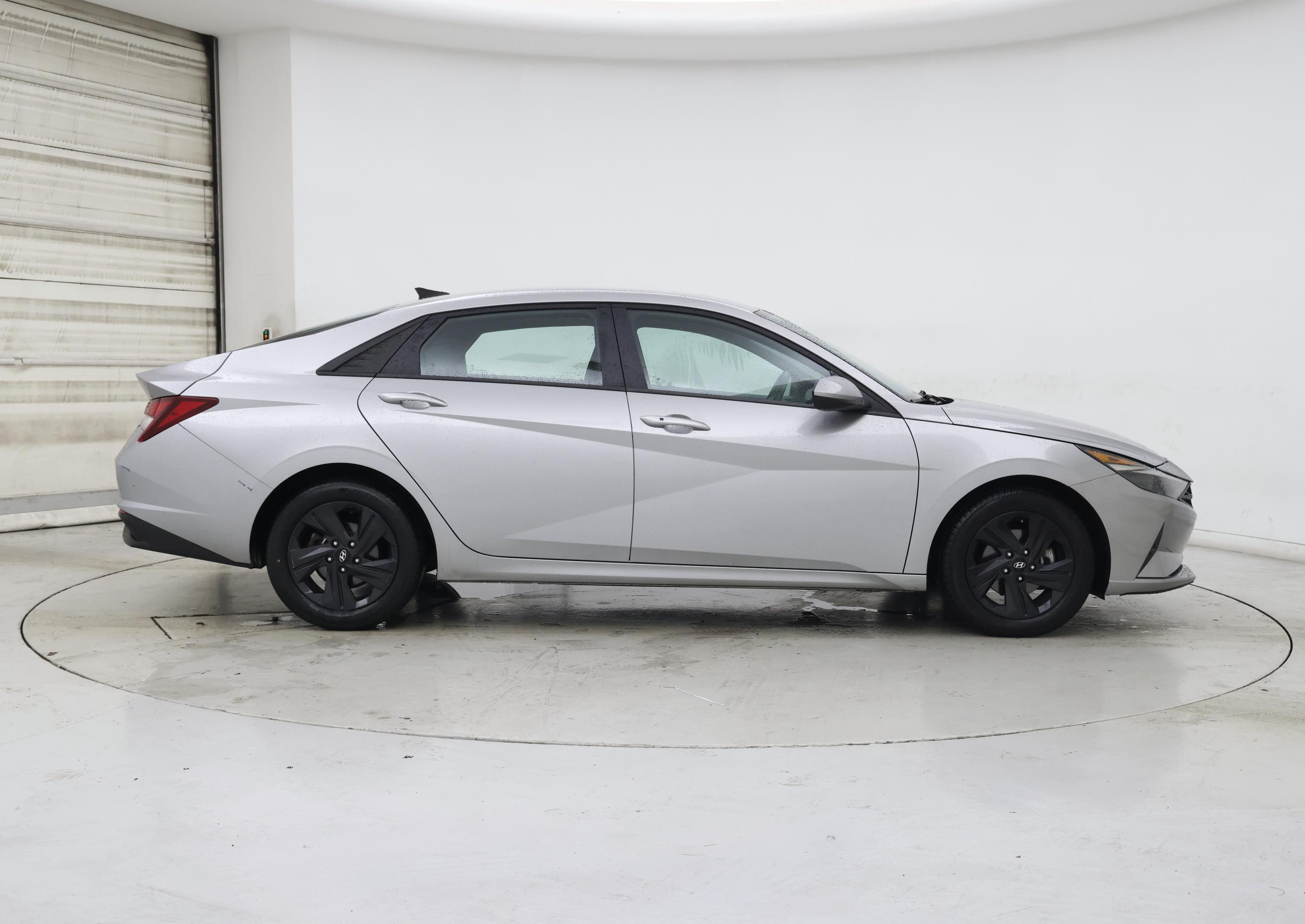 Thumbnail: 2022 Hyundai Elantra - 7