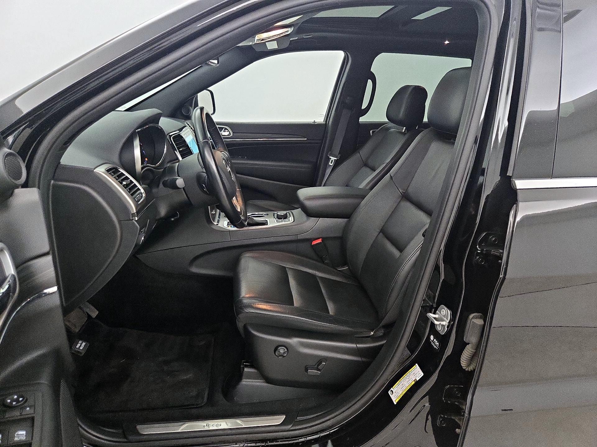 Thumbnail: 2022 Jeep Grand Cherokee - 11