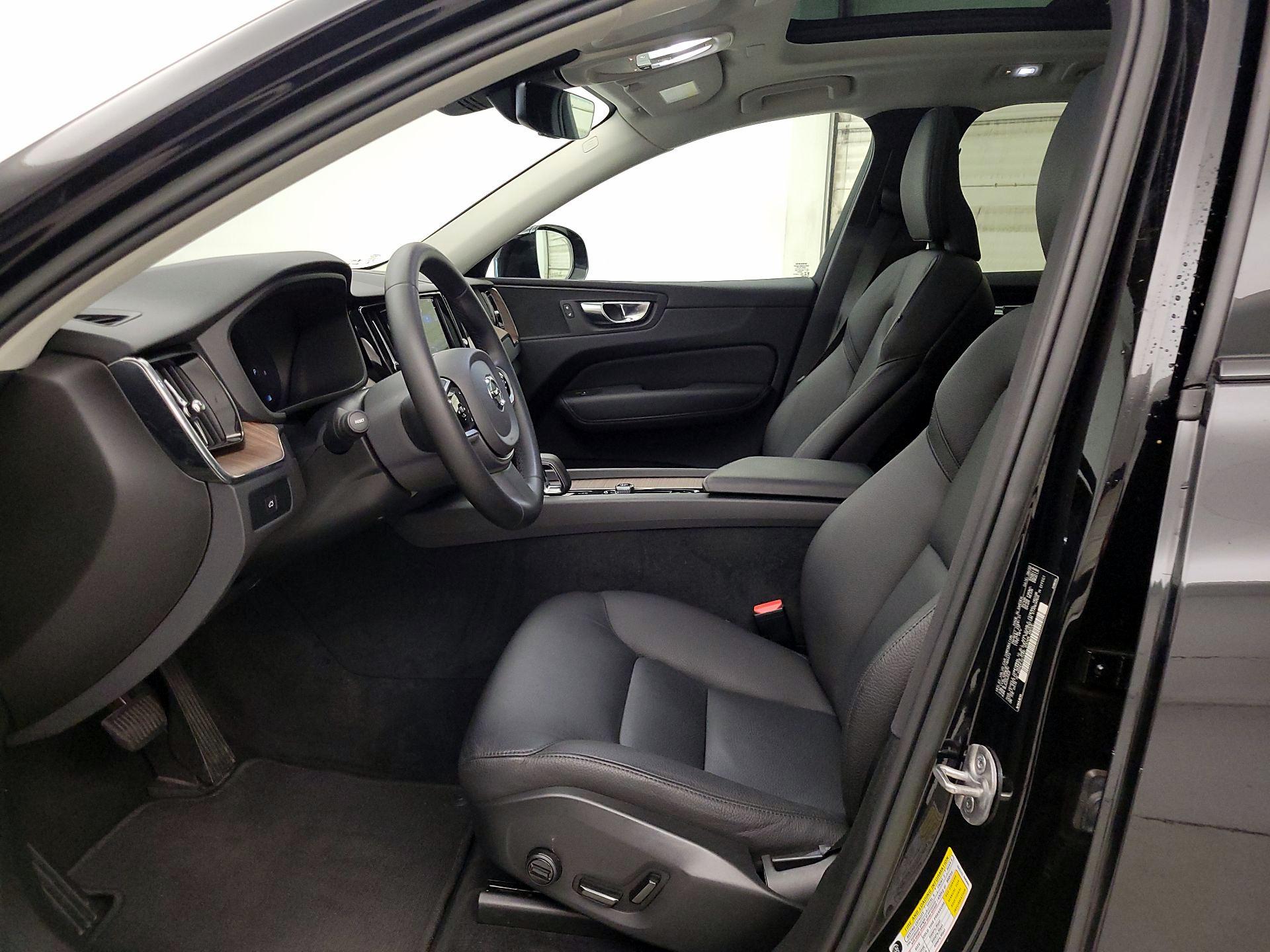 Thumbnail: 2023 Volvo XC60 - 11