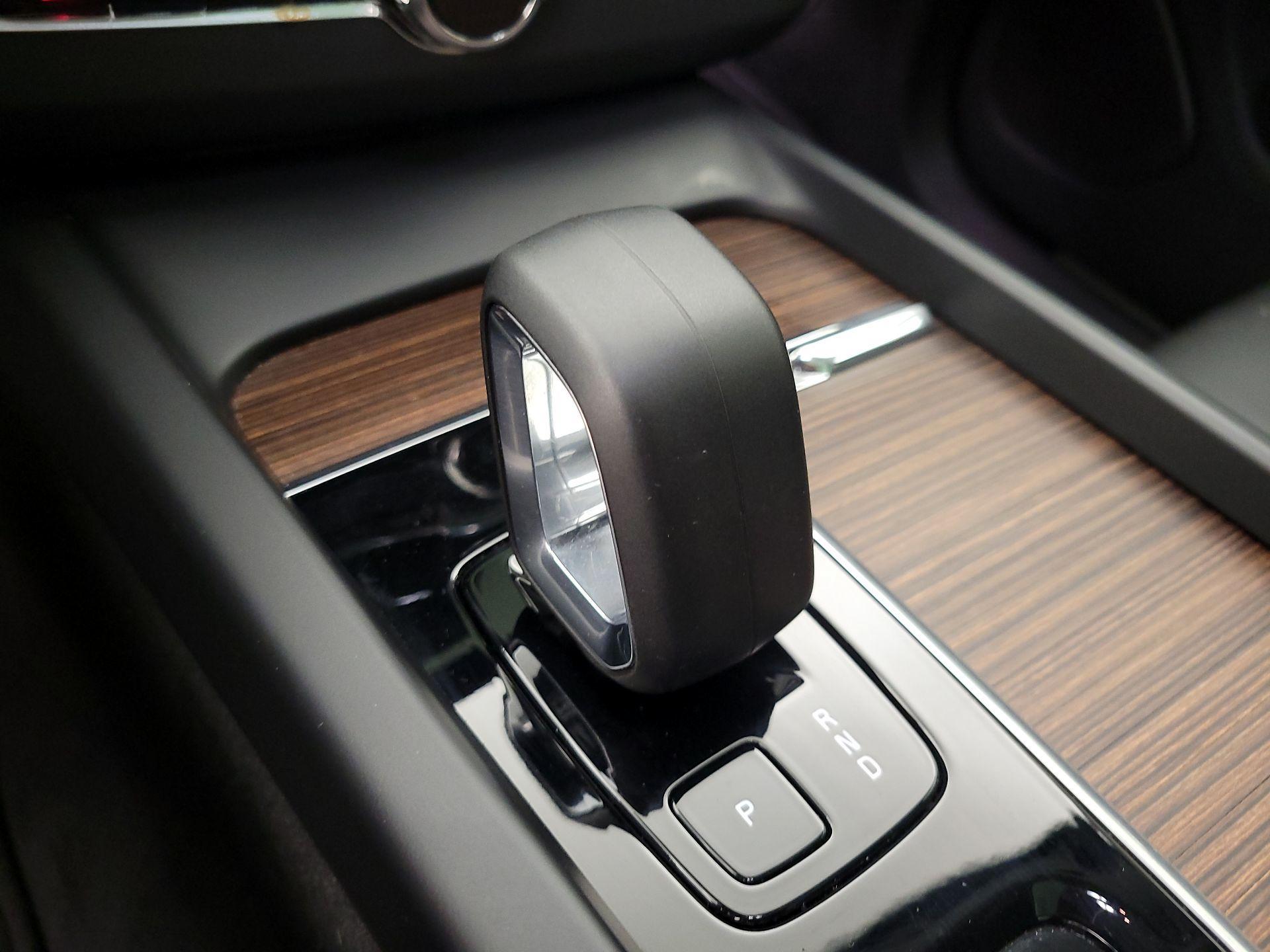 Thumbnail: 2023 Volvo XC60 - 17