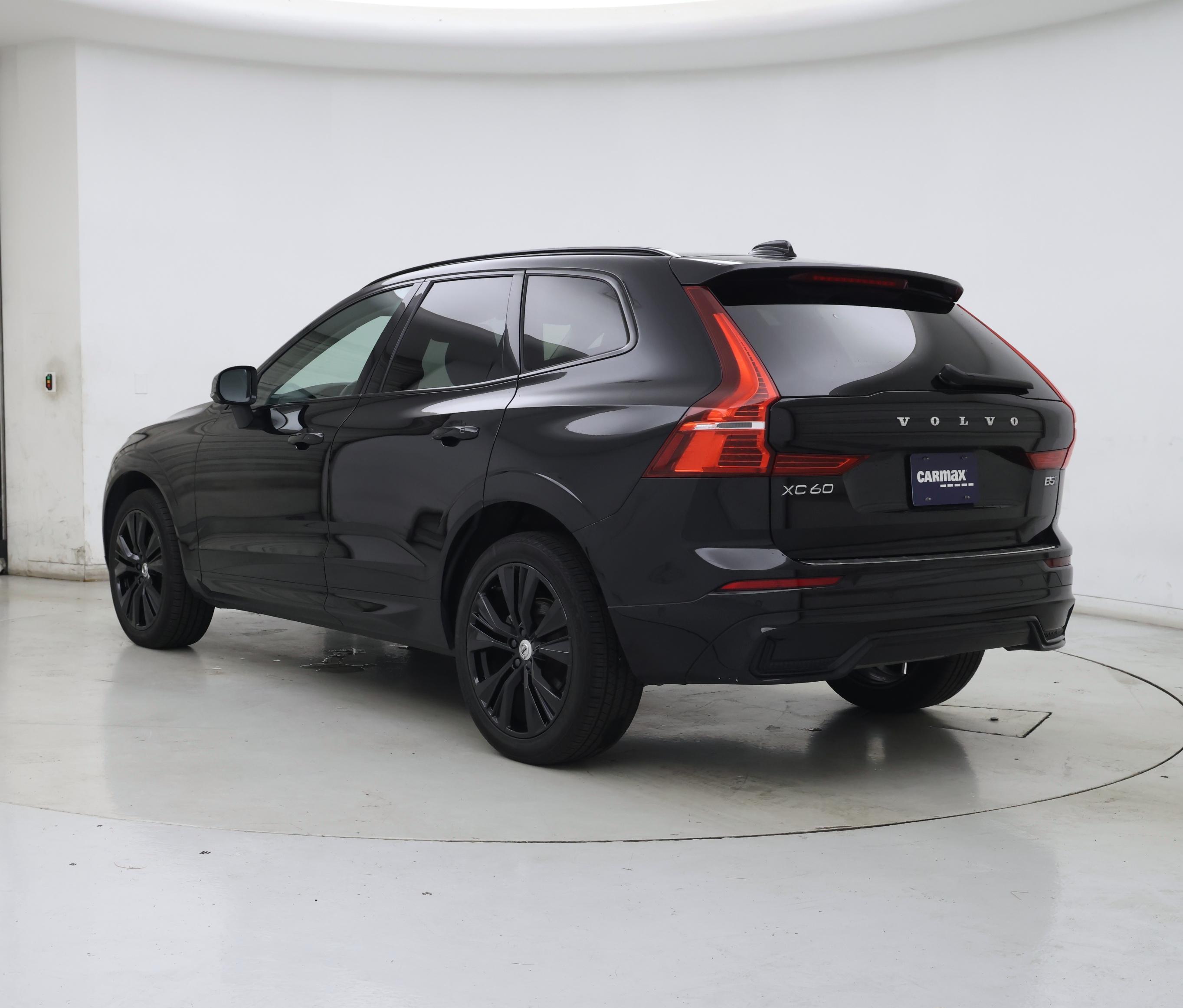 Thumbnail: 2023 Volvo XC60 - 2