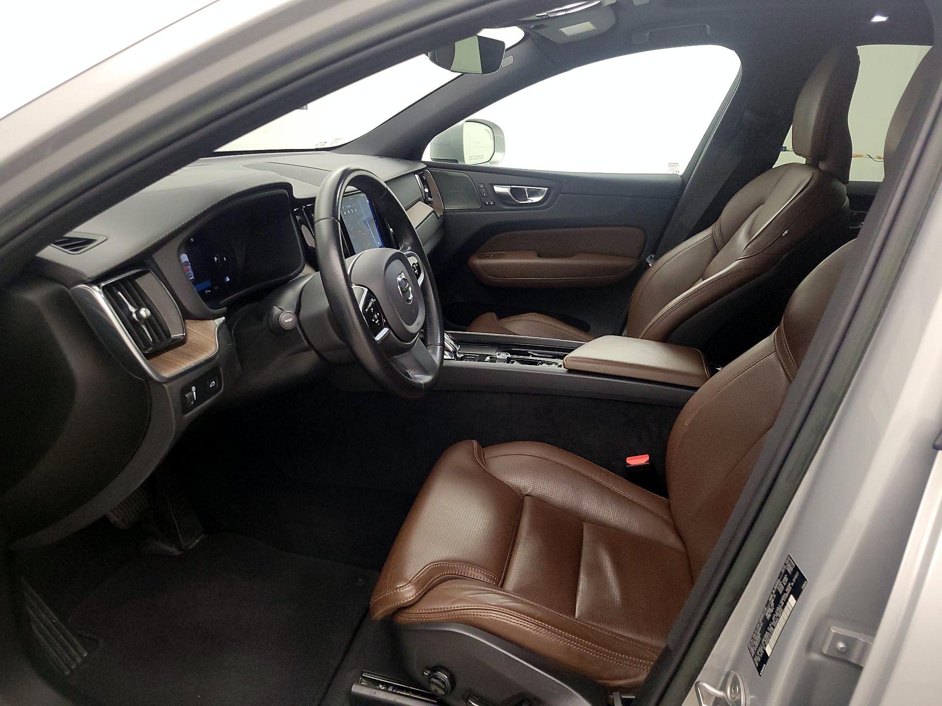 Thumbnail: 2022 Volvo XC60 - 11