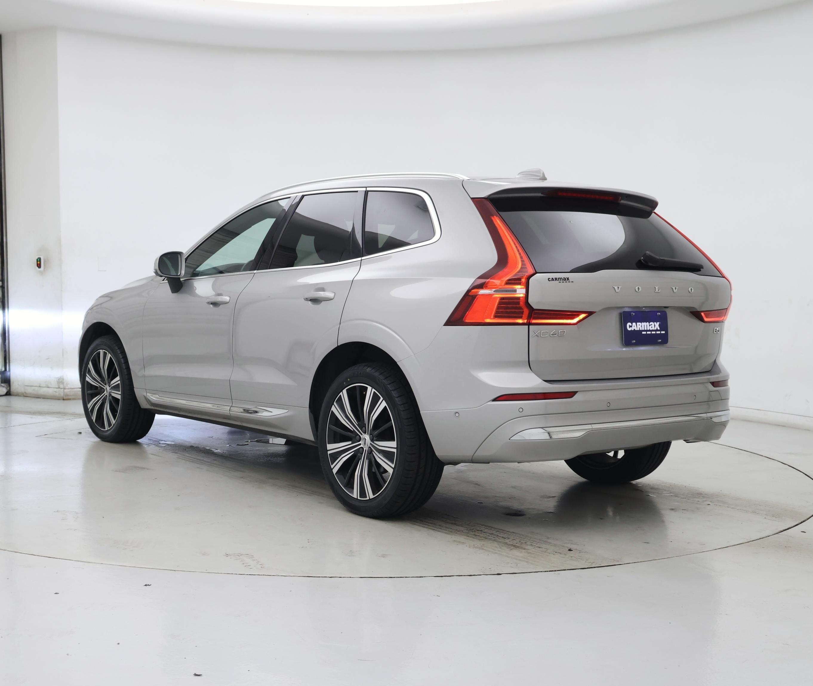 Thumbnail: 2022 Volvo XC60 - 2