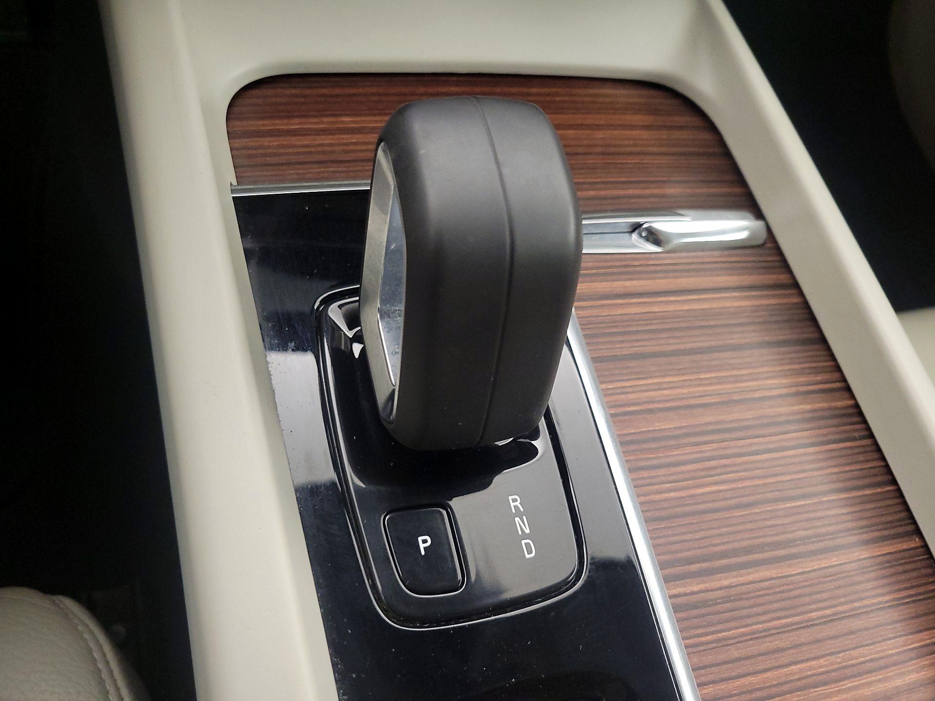 Thumbnail: 2022 Volvo S60 - 18