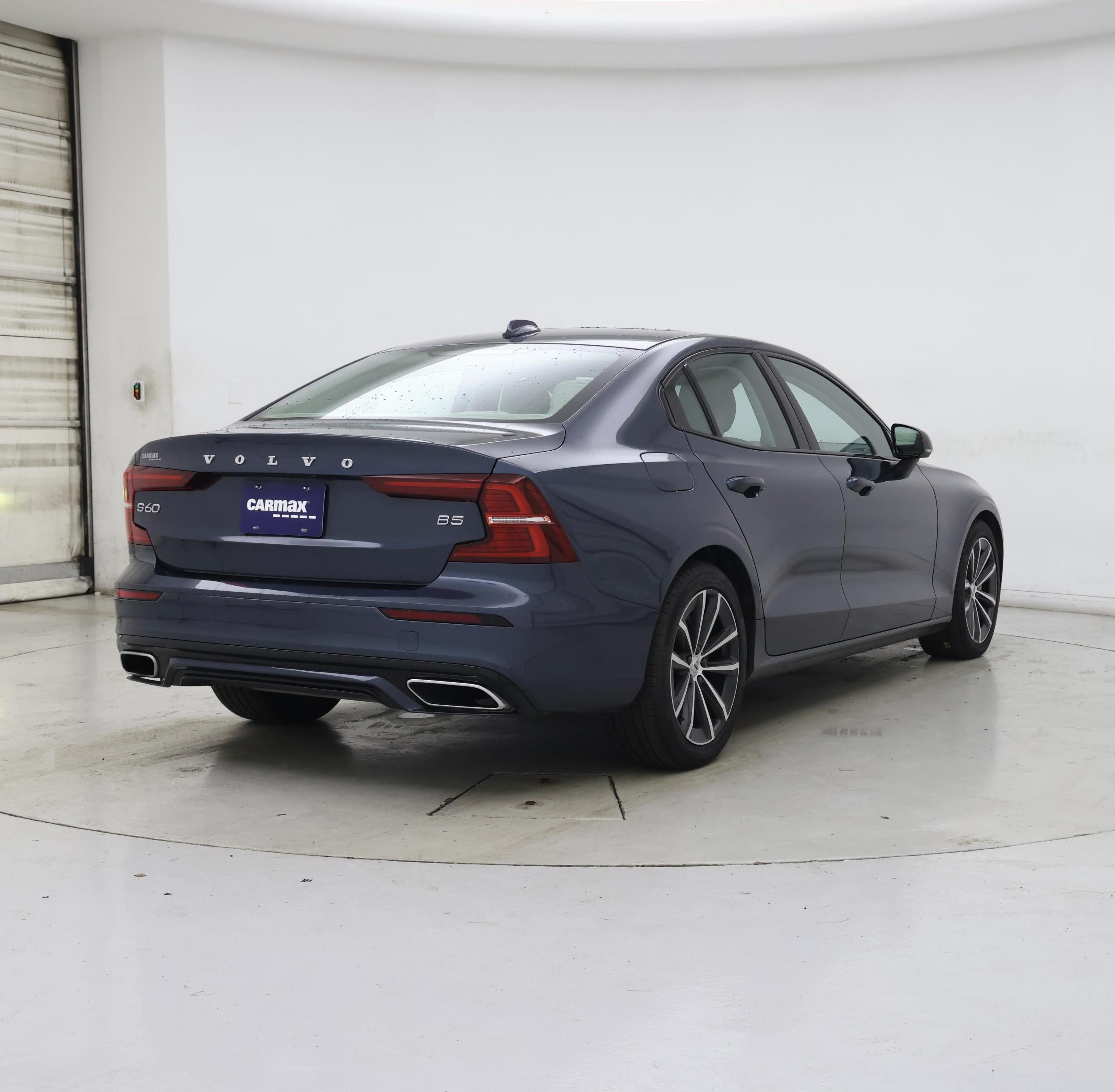Thumbnail: 2022 Volvo S60 - 8
