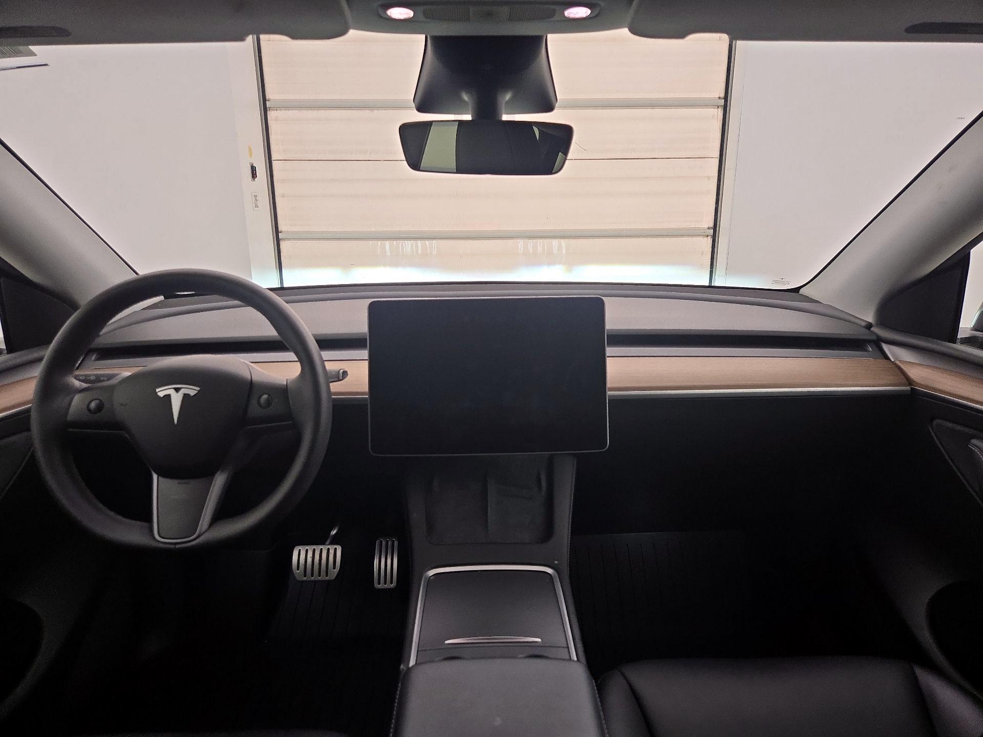 Thumbnail: 2023 Tesla Model Y - 9