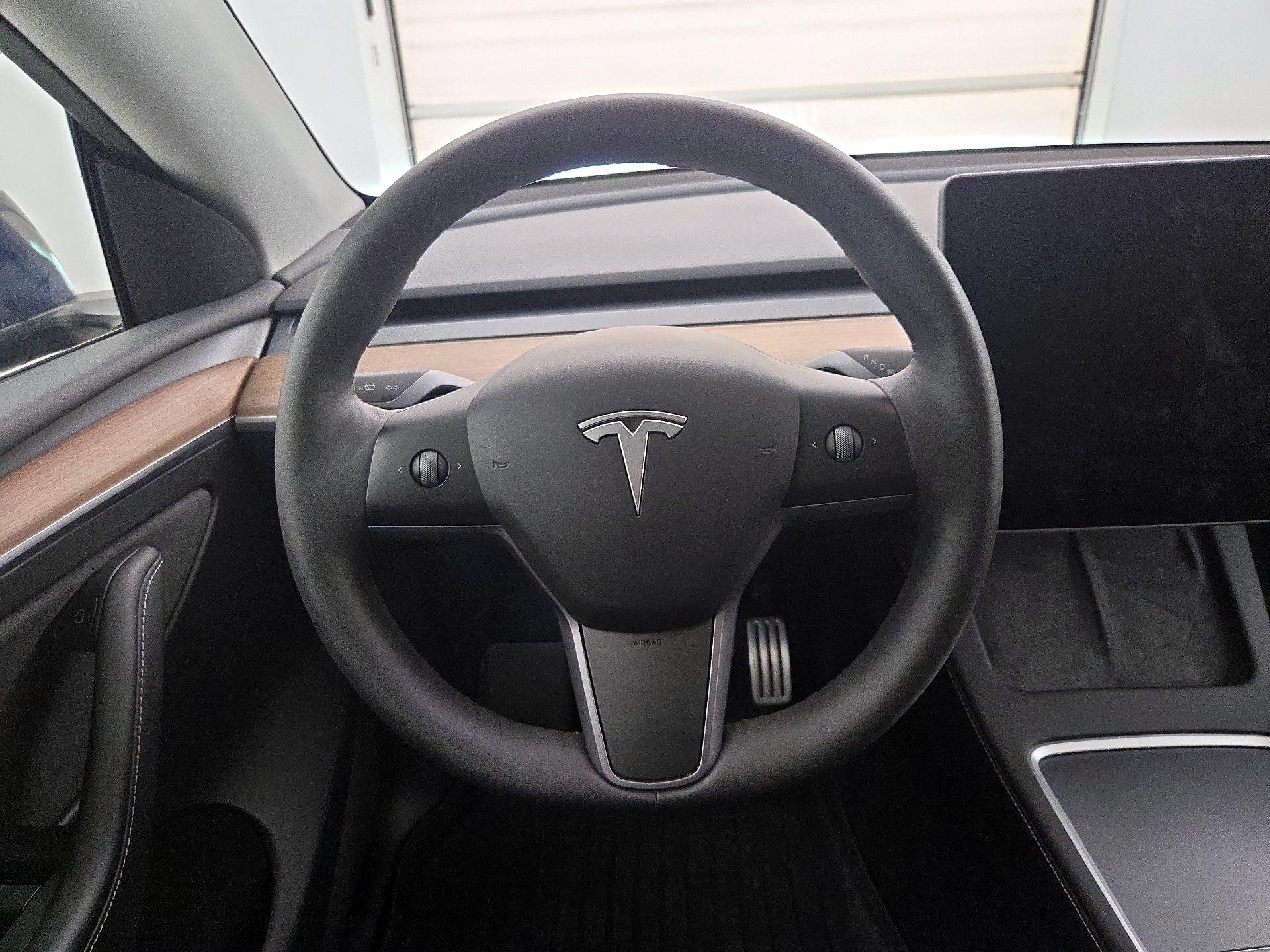 Thumbnail: 2023 Tesla Model Y - 10