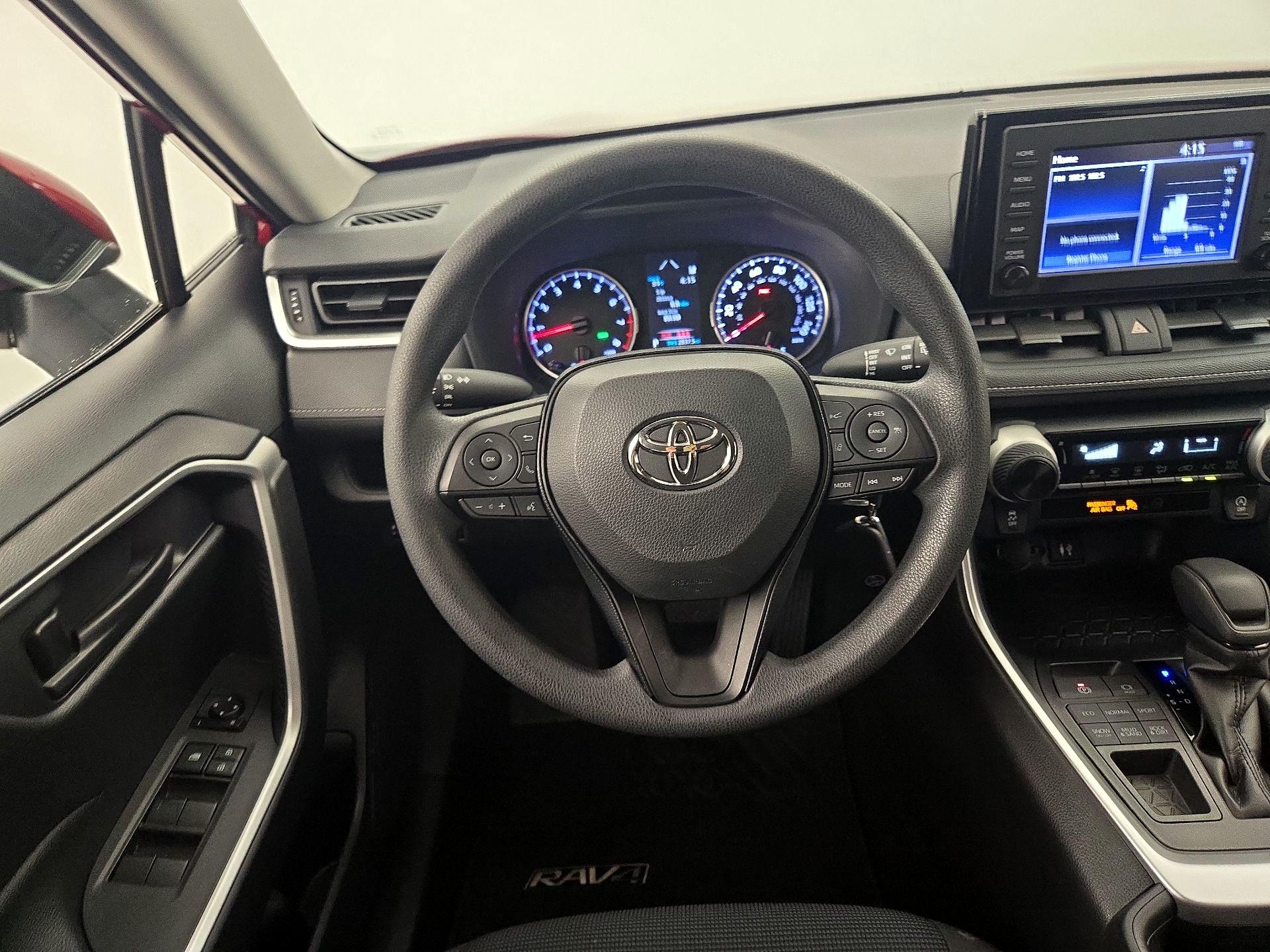 Thumbnail: 2019 Toyota RAV4 - 10