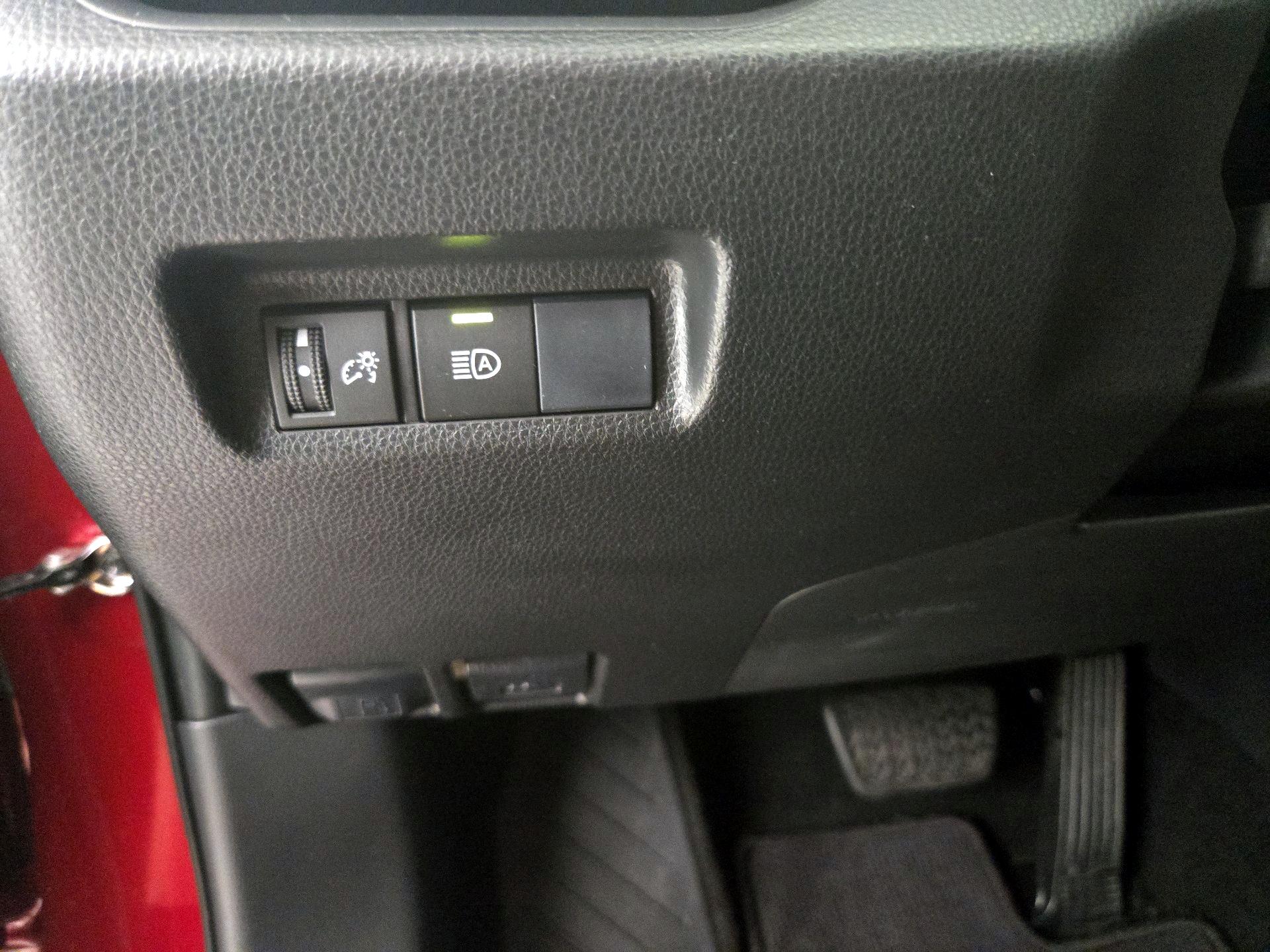 Thumbnail: 2019 Toyota RAV4 - 13