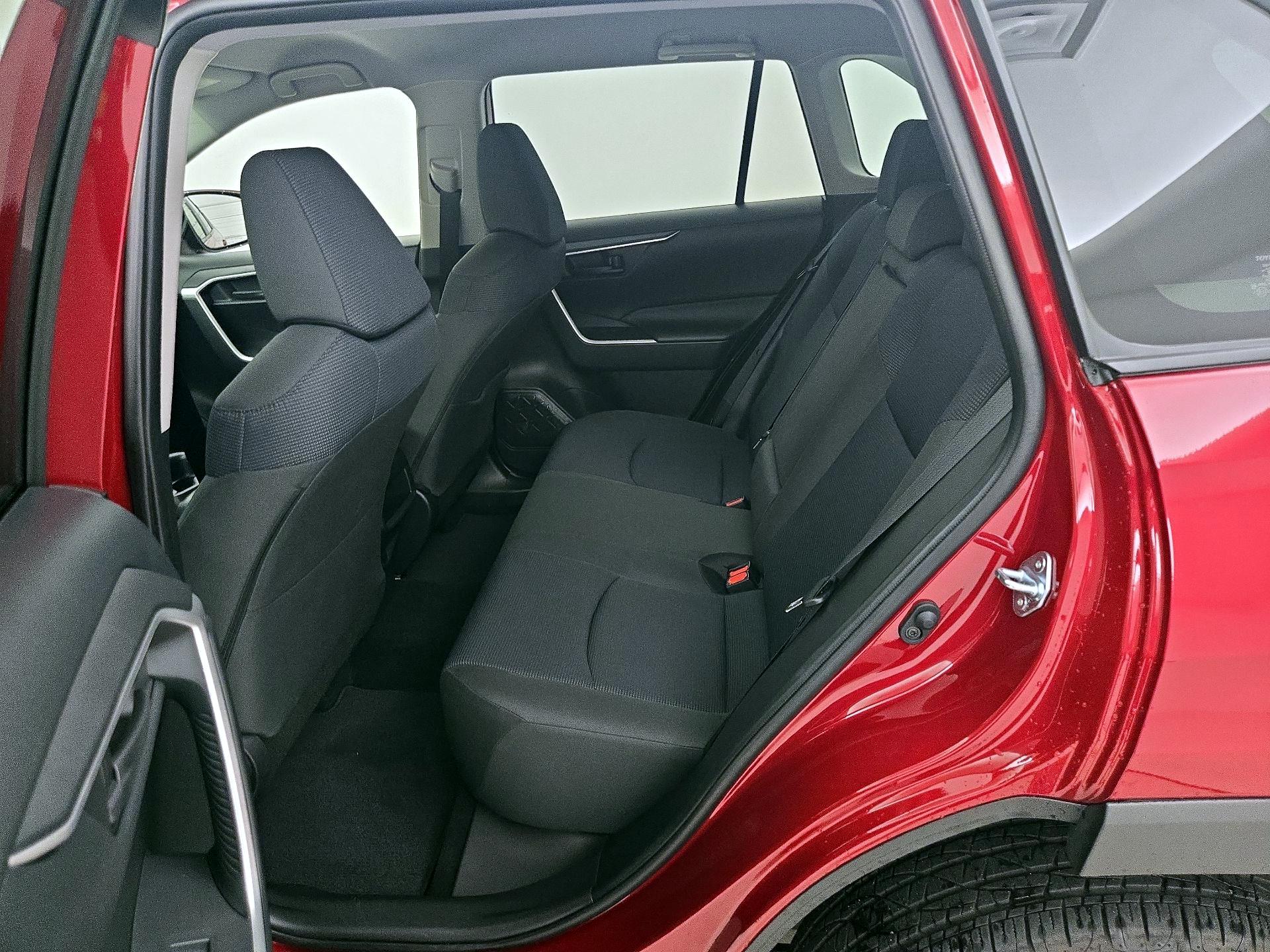 Thumbnail: 2019 Toyota RAV4 - 19