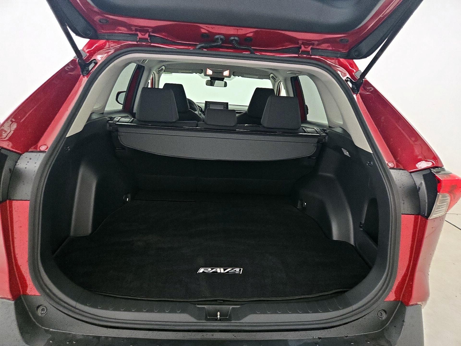 Thumbnail: 2019 Toyota RAV4 - 20