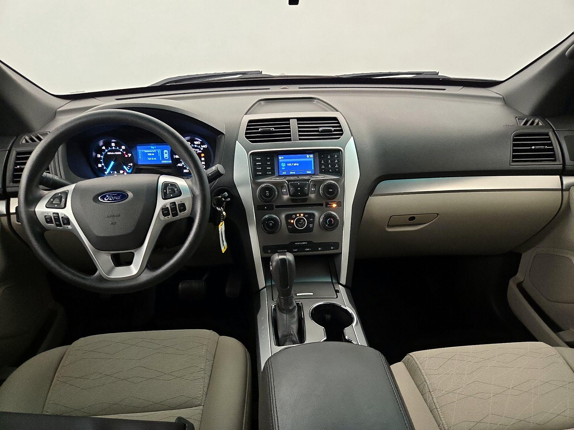 Thumbnail: 2015 Ford Explorer - 9