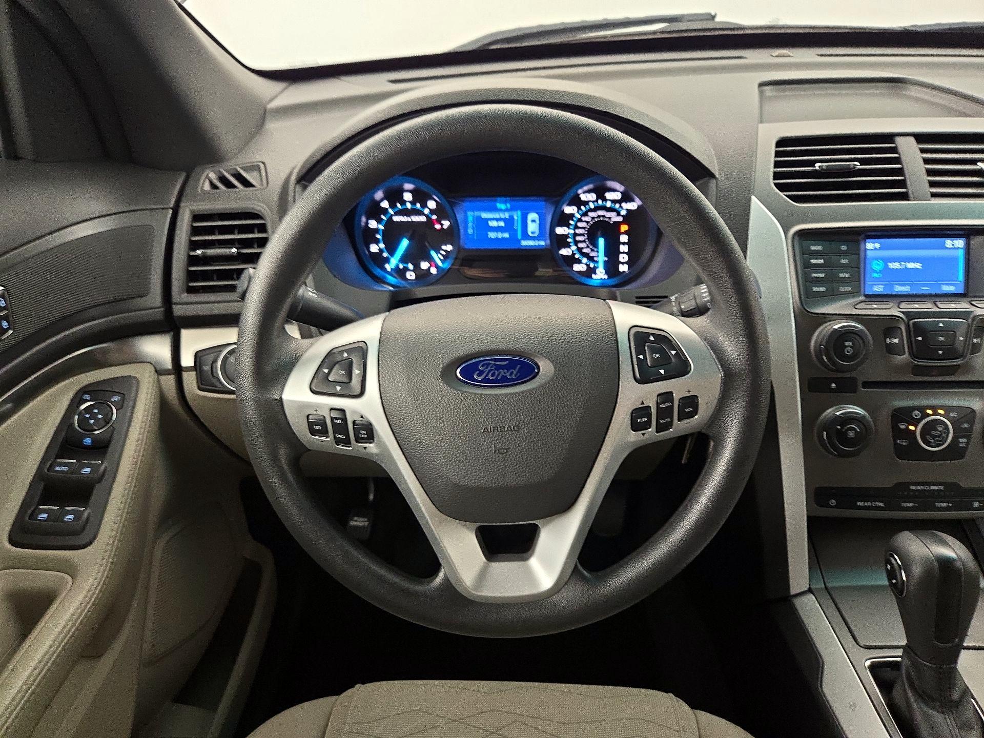 Thumbnail: 2015 Ford Explorer - 10