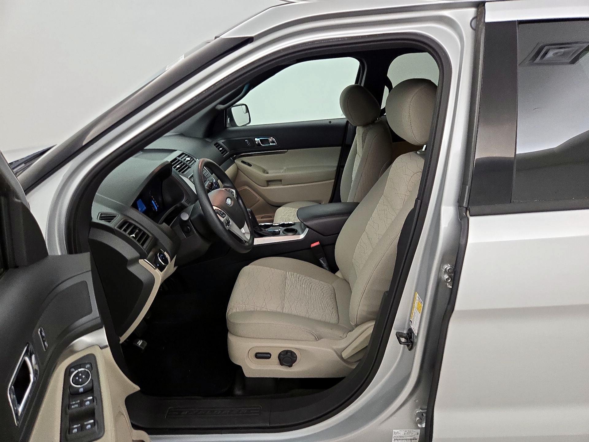 Thumbnail: 2015 Ford Explorer - 11