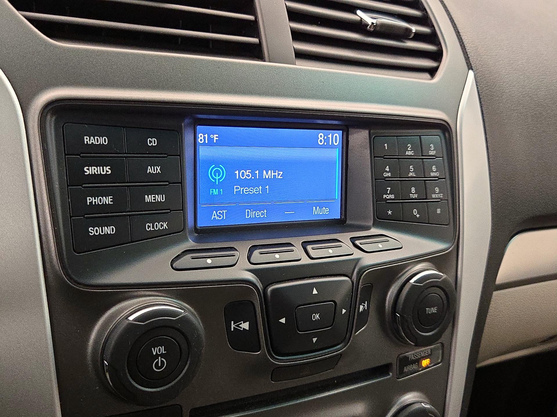 Thumbnail: 2015 Ford Explorer - 14