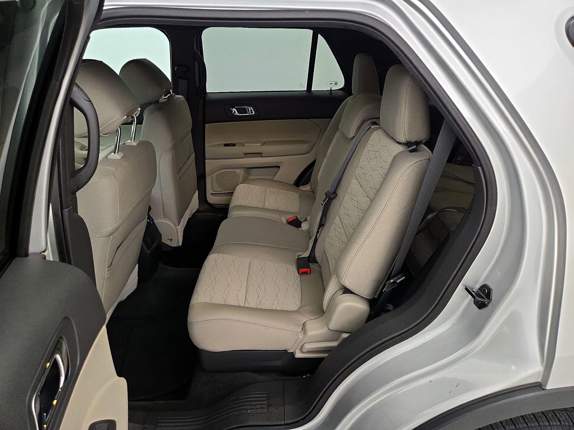 Thumbnail: 2015 Ford Explorer - 18