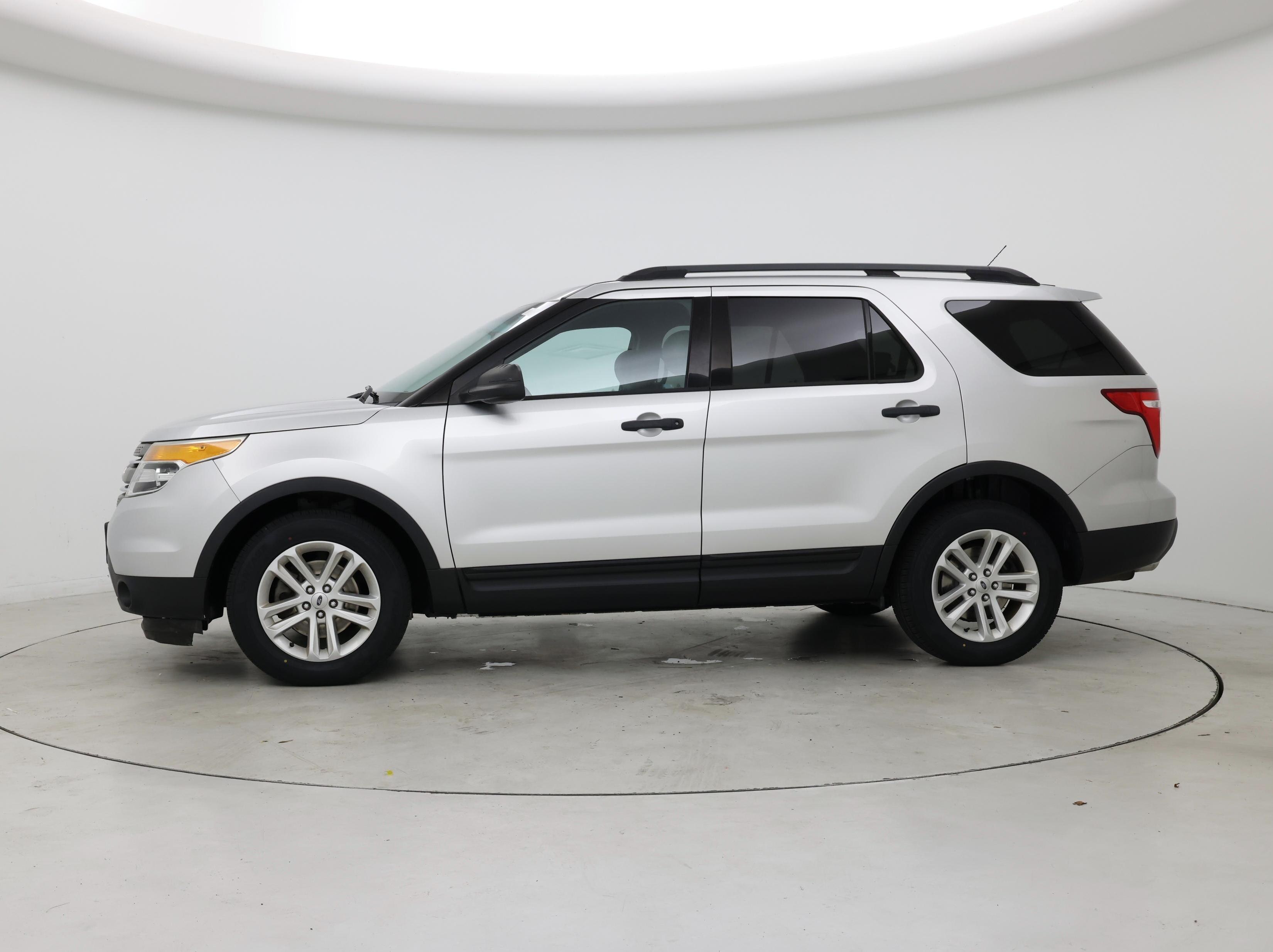 Thumbnail: 2015 Ford Explorer - 3