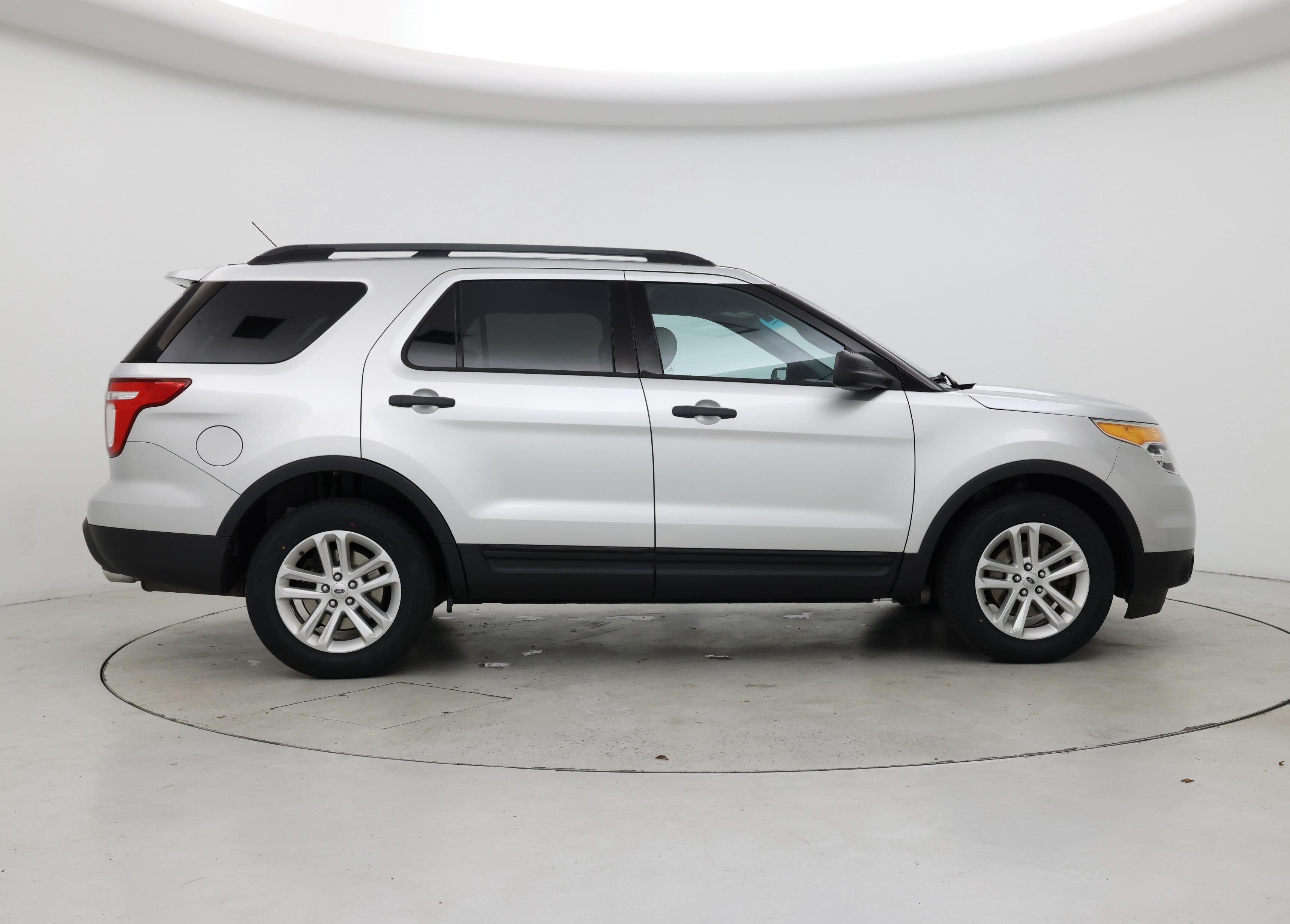 Thumbnail: 2015 Ford Explorer - 7