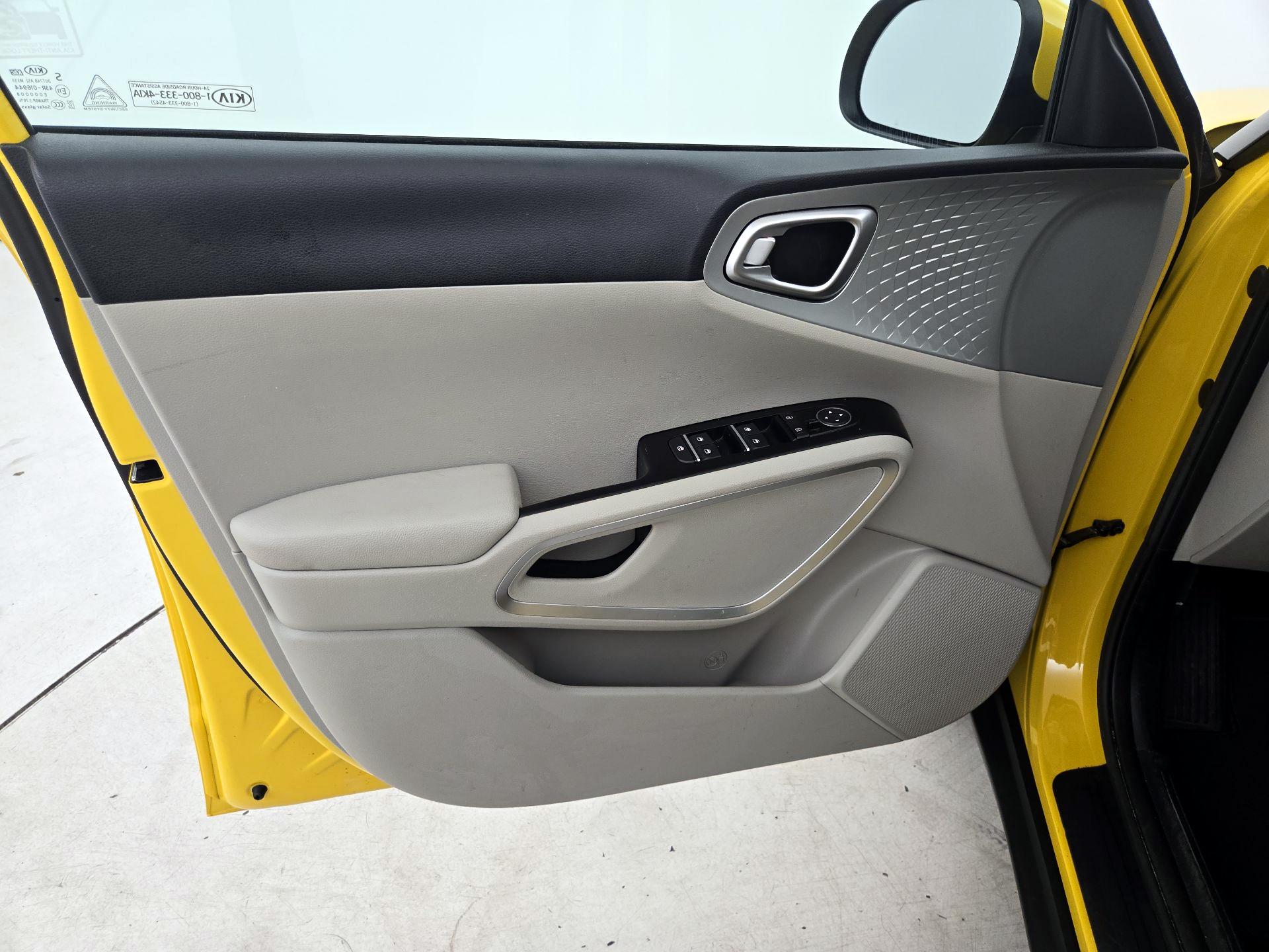 Thumbnail: 2020 Kia Soul - 12