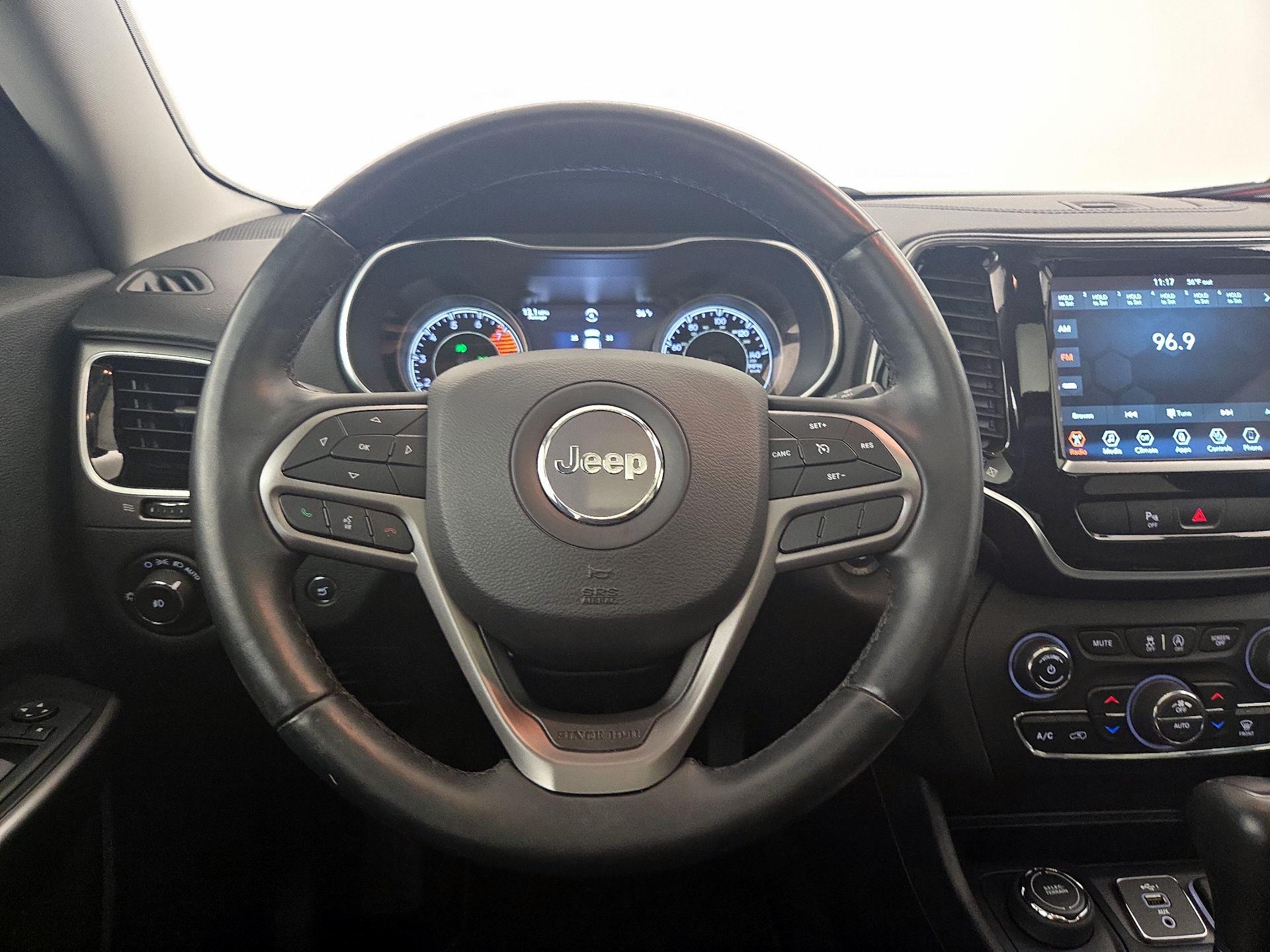 Thumbnail: 2019 Jeep Cherokee - 10