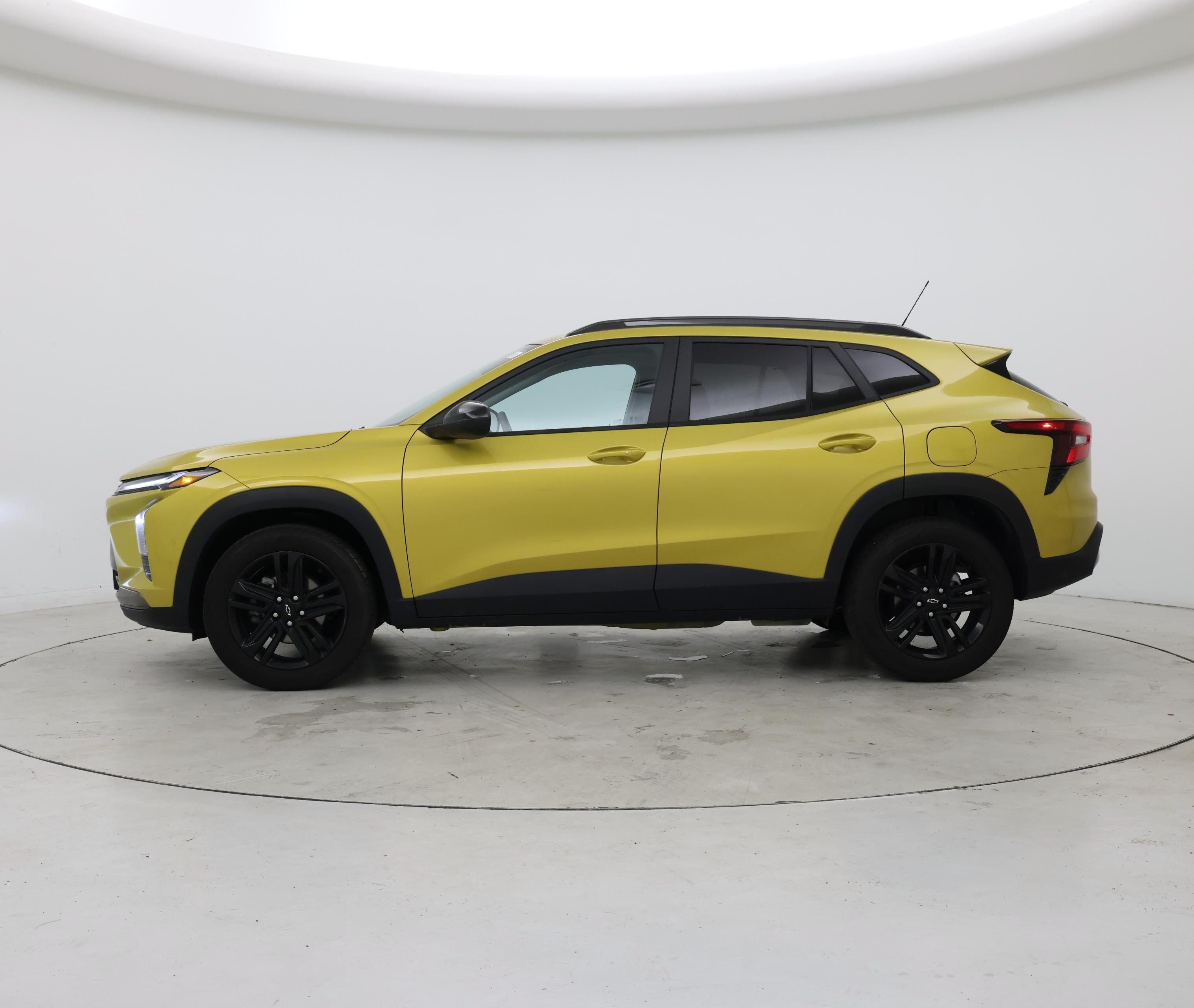 Thumbnail: 2024 Chevrolet Trax - 3