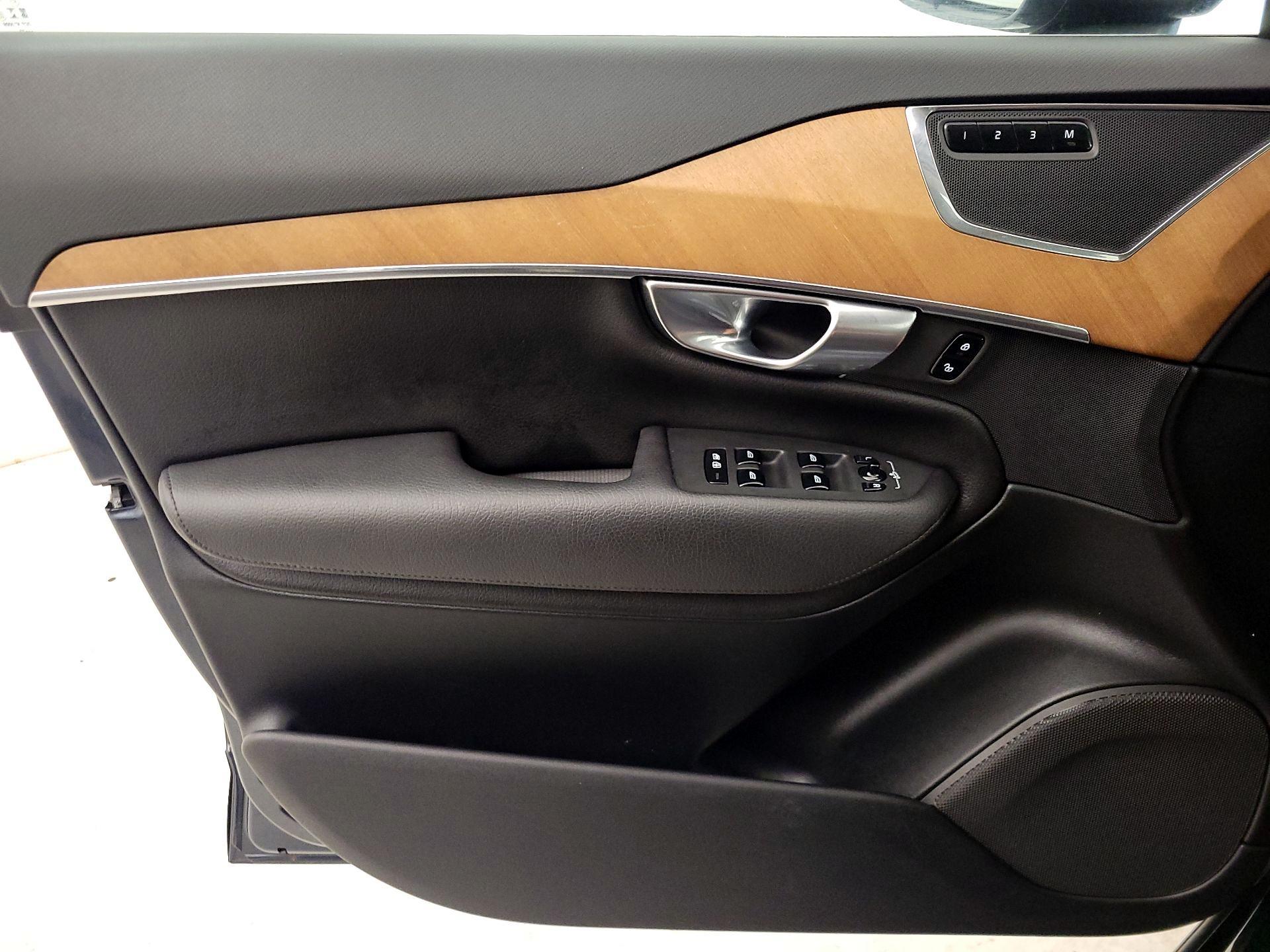 Thumbnail: 2022 Volvo XC90 - 12
