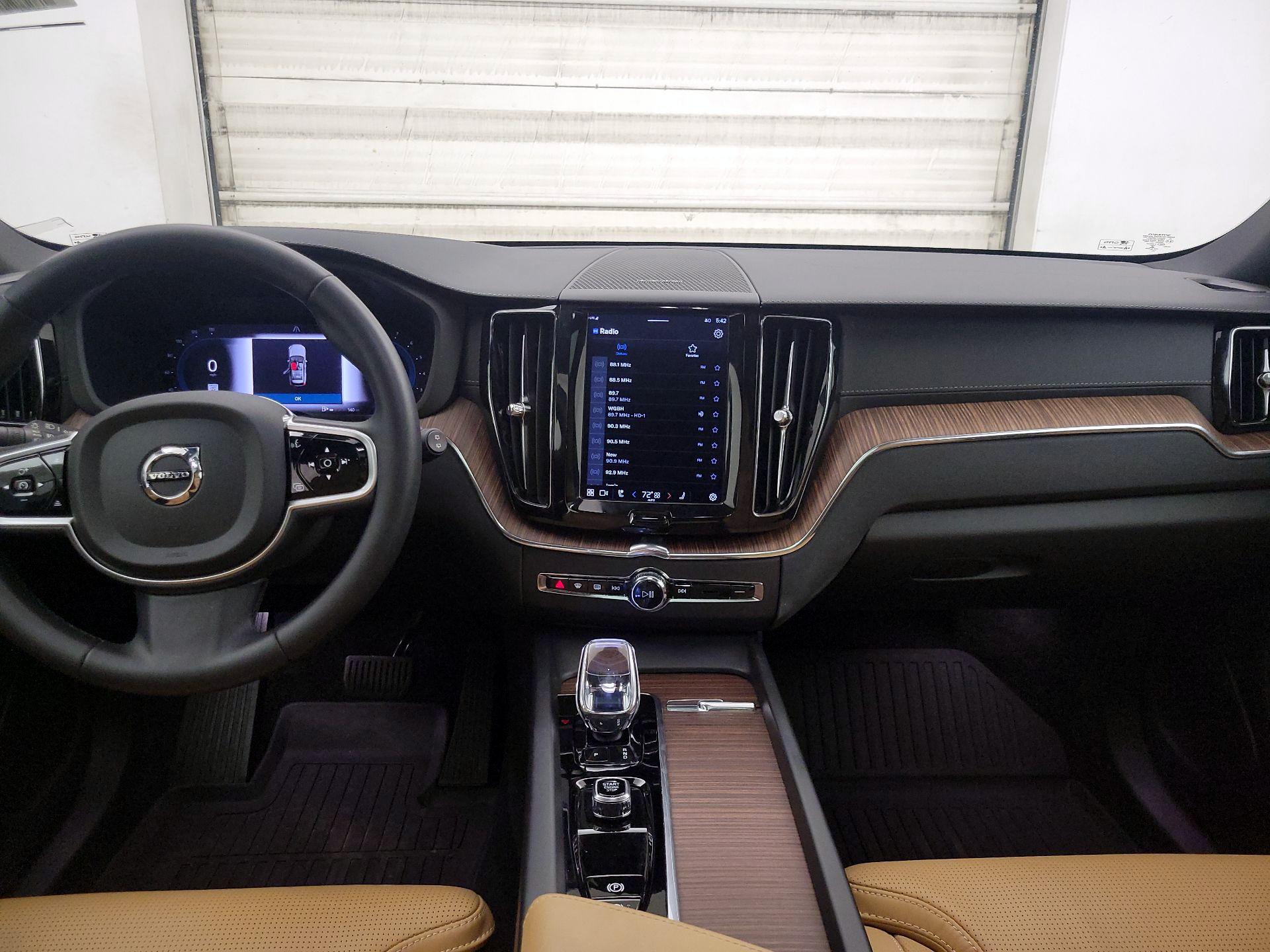 Thumbnail: 2023 Volvo XC60 - 9