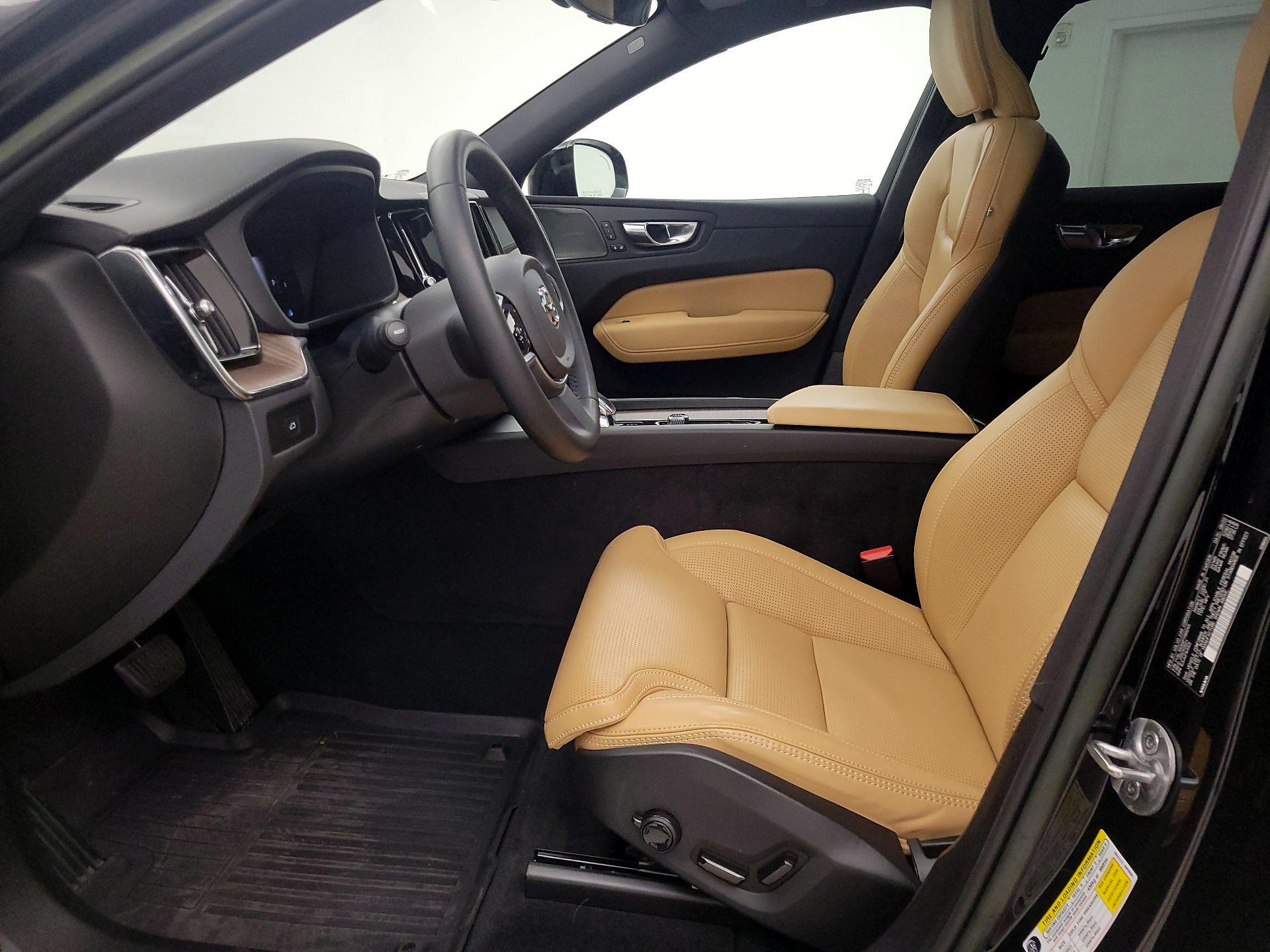 Thumbnail: 2023 Volvo XC60 - 11