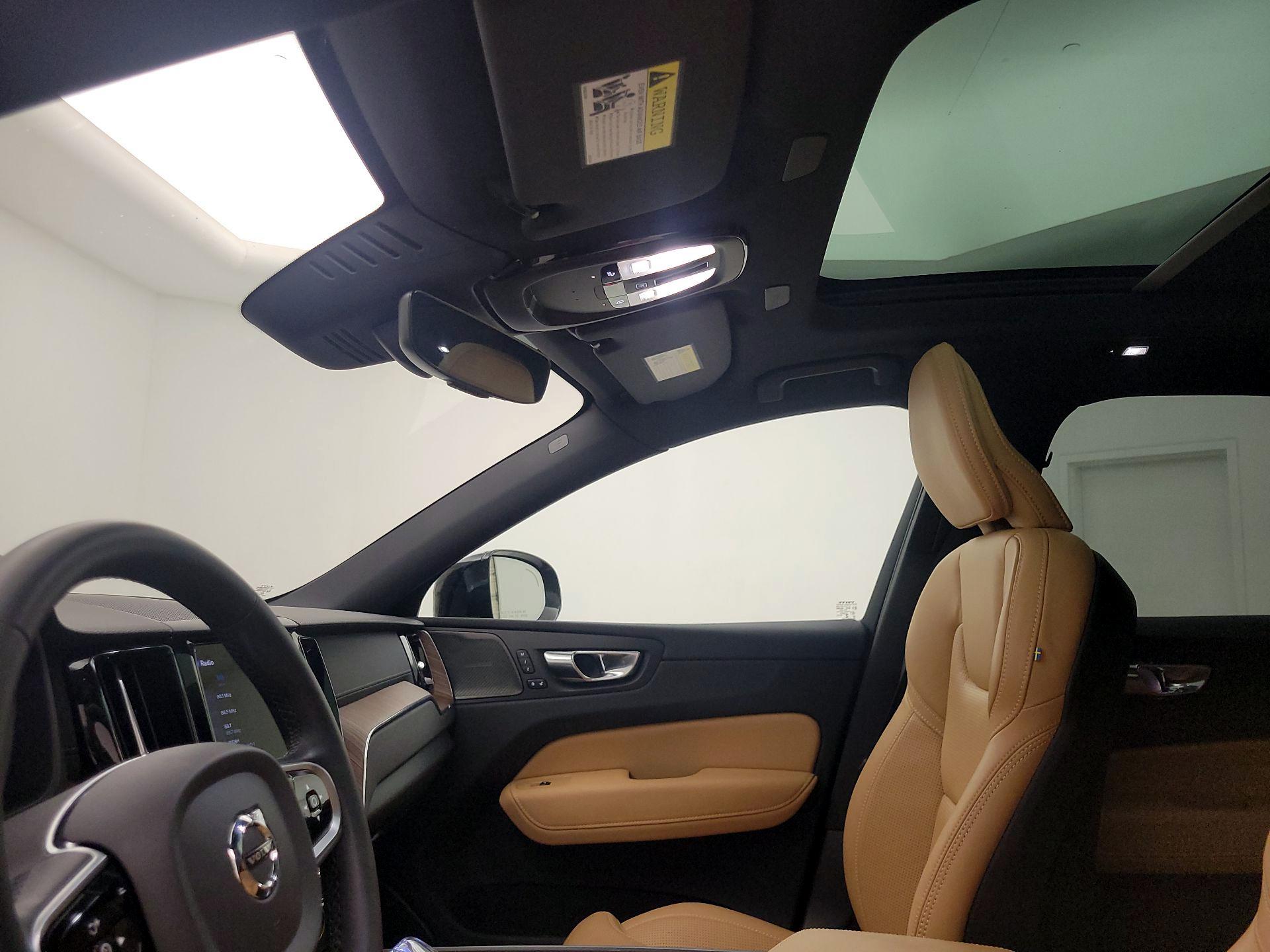 Thumbnail: 2023 Volvo XC60 - 18