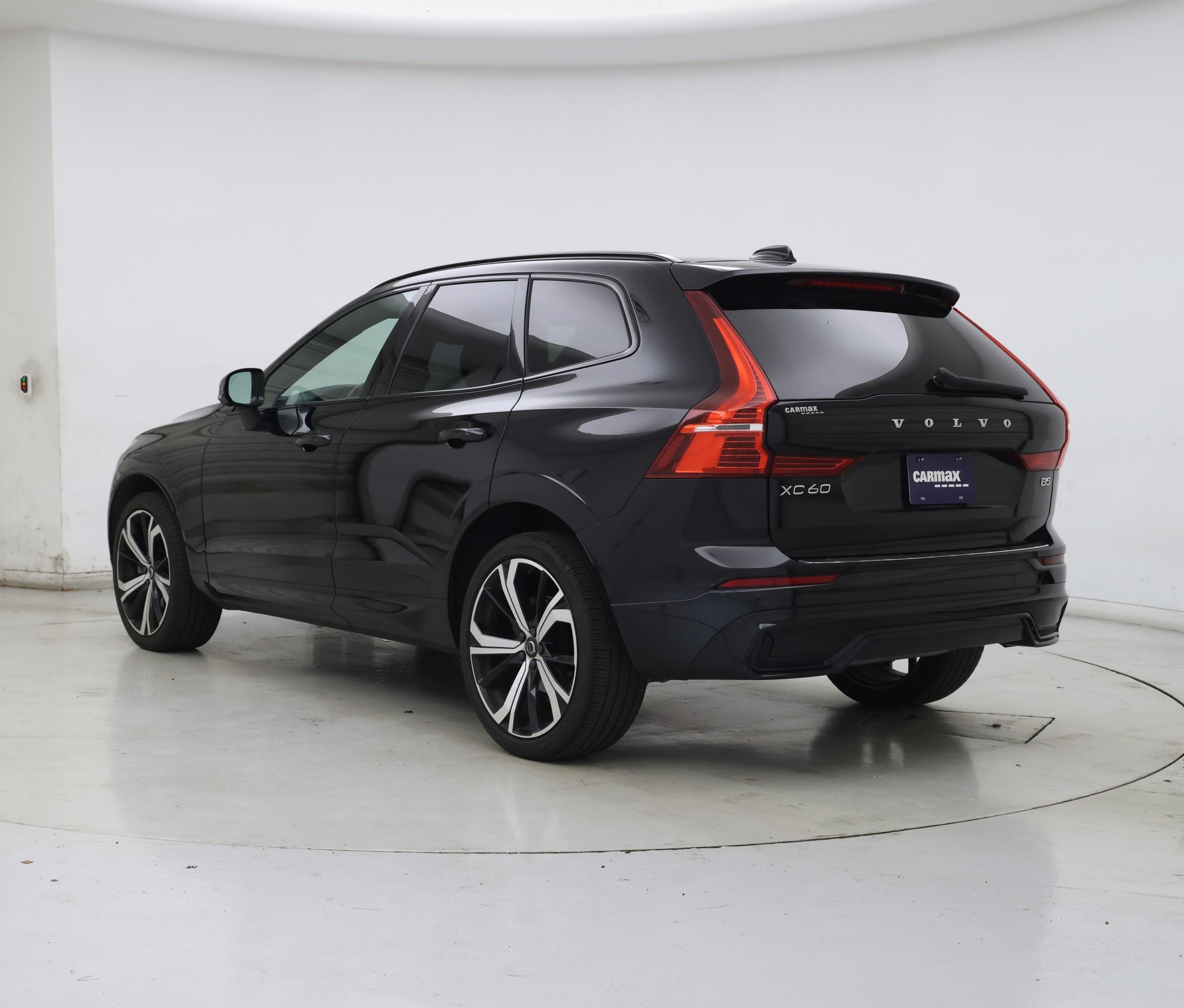 Thumbnail: 2023 Volvo XC60 - 2