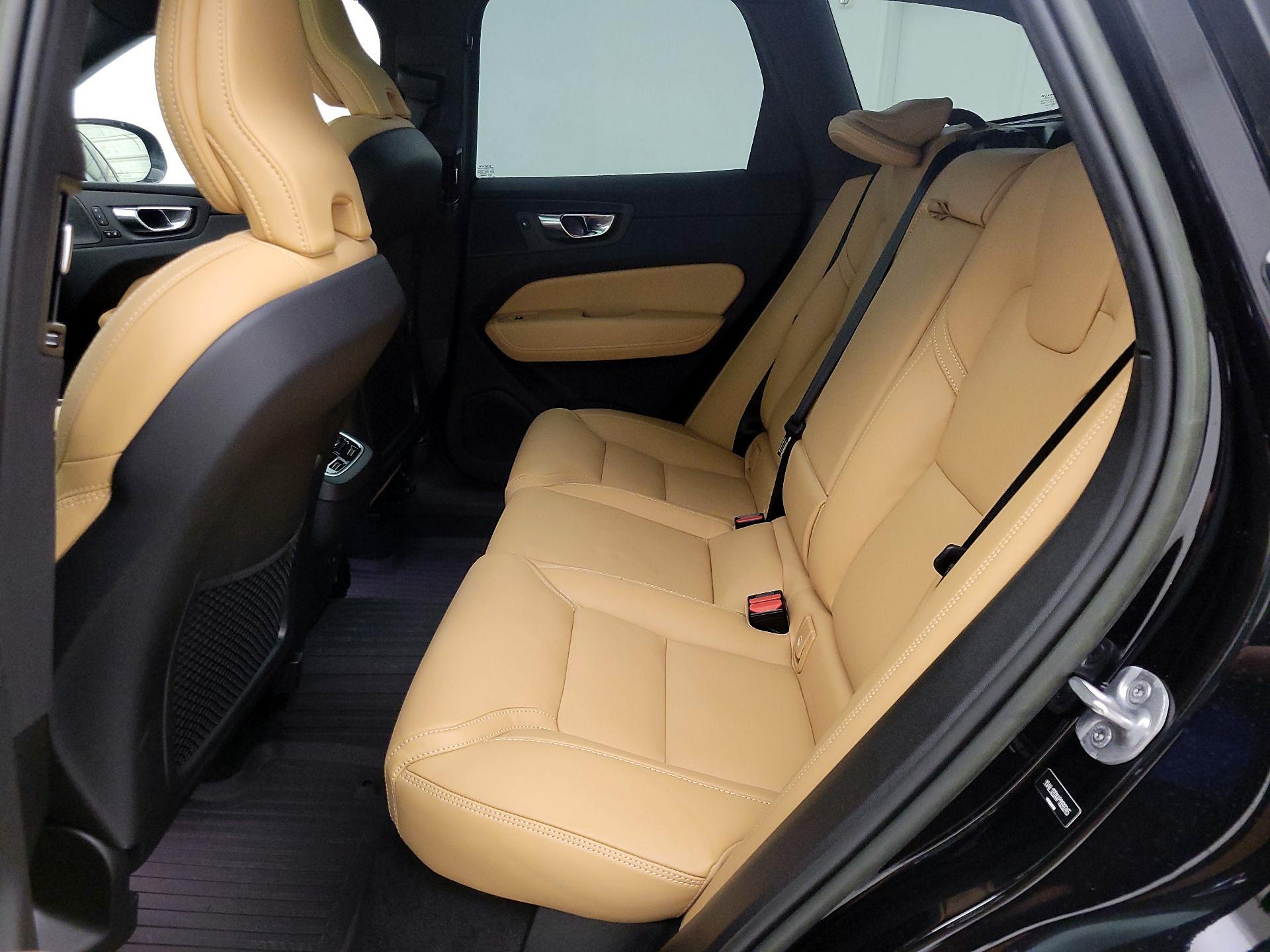 Thumbnail: 2023 Volvo XC60 - 19