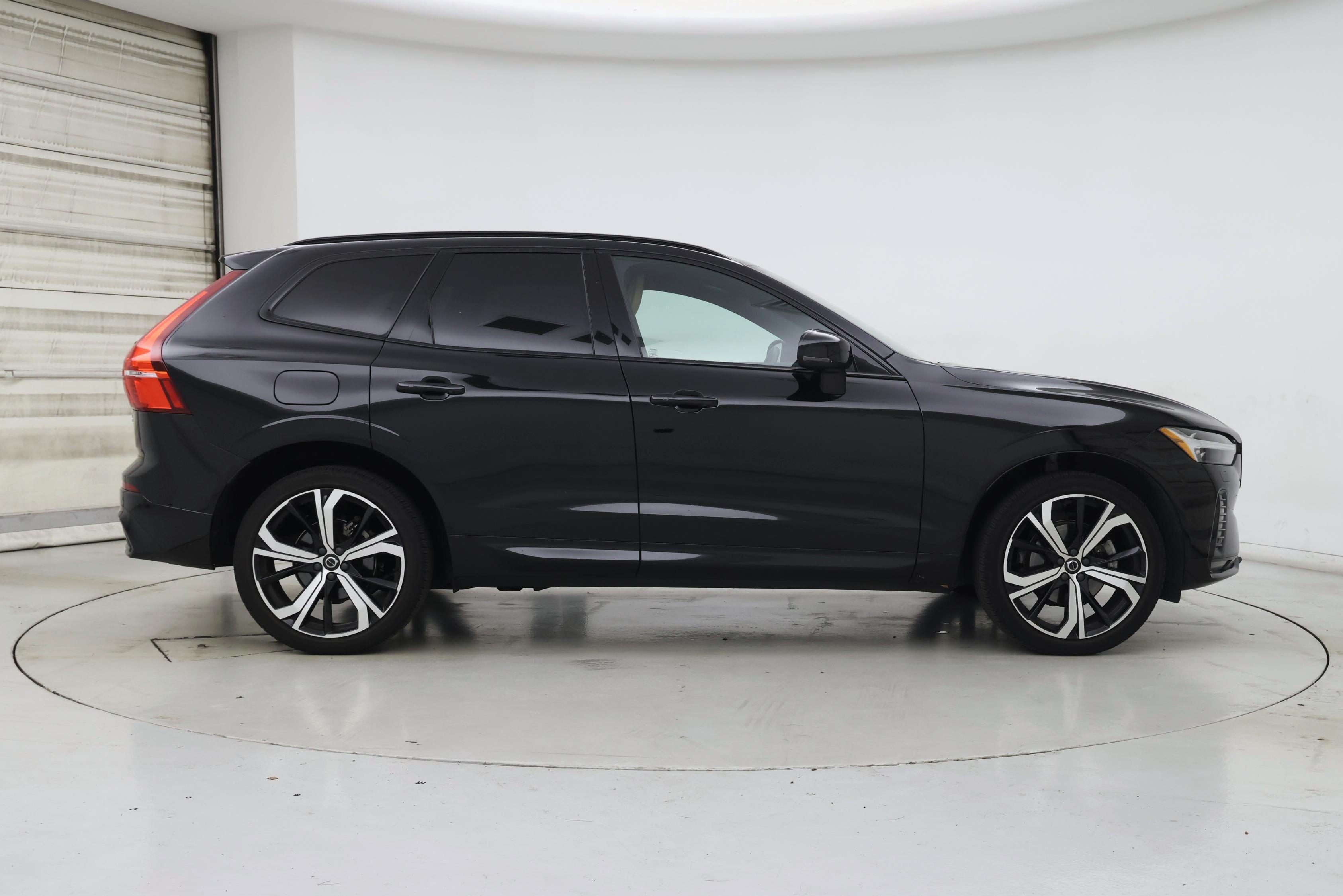 Thumbnail: 2023 Volvo XC60 - 7