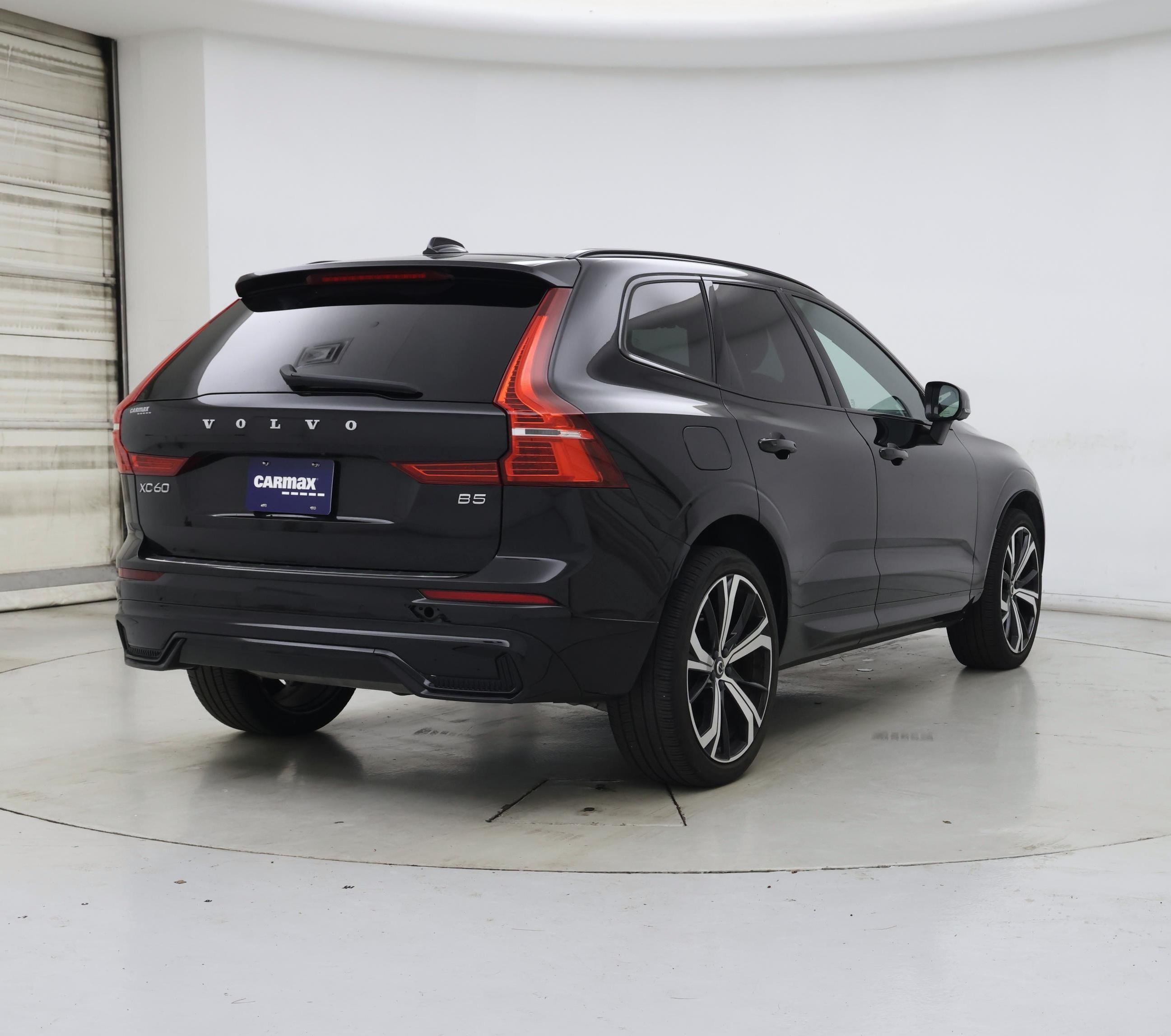 Thumbnail: 2023 Volvo XC60 - 8