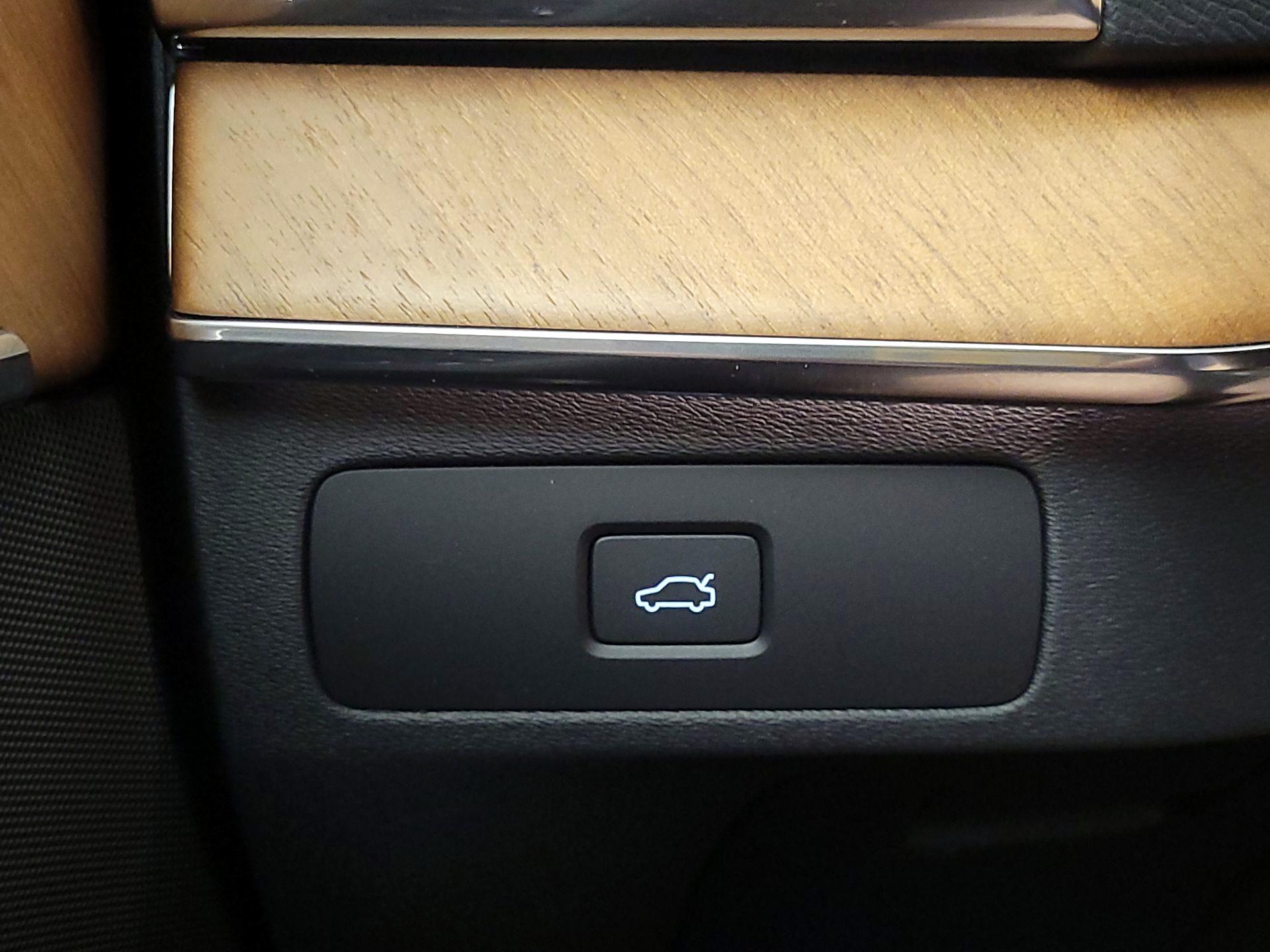 Thumbnail: 2023 Volvo XC90 - 13