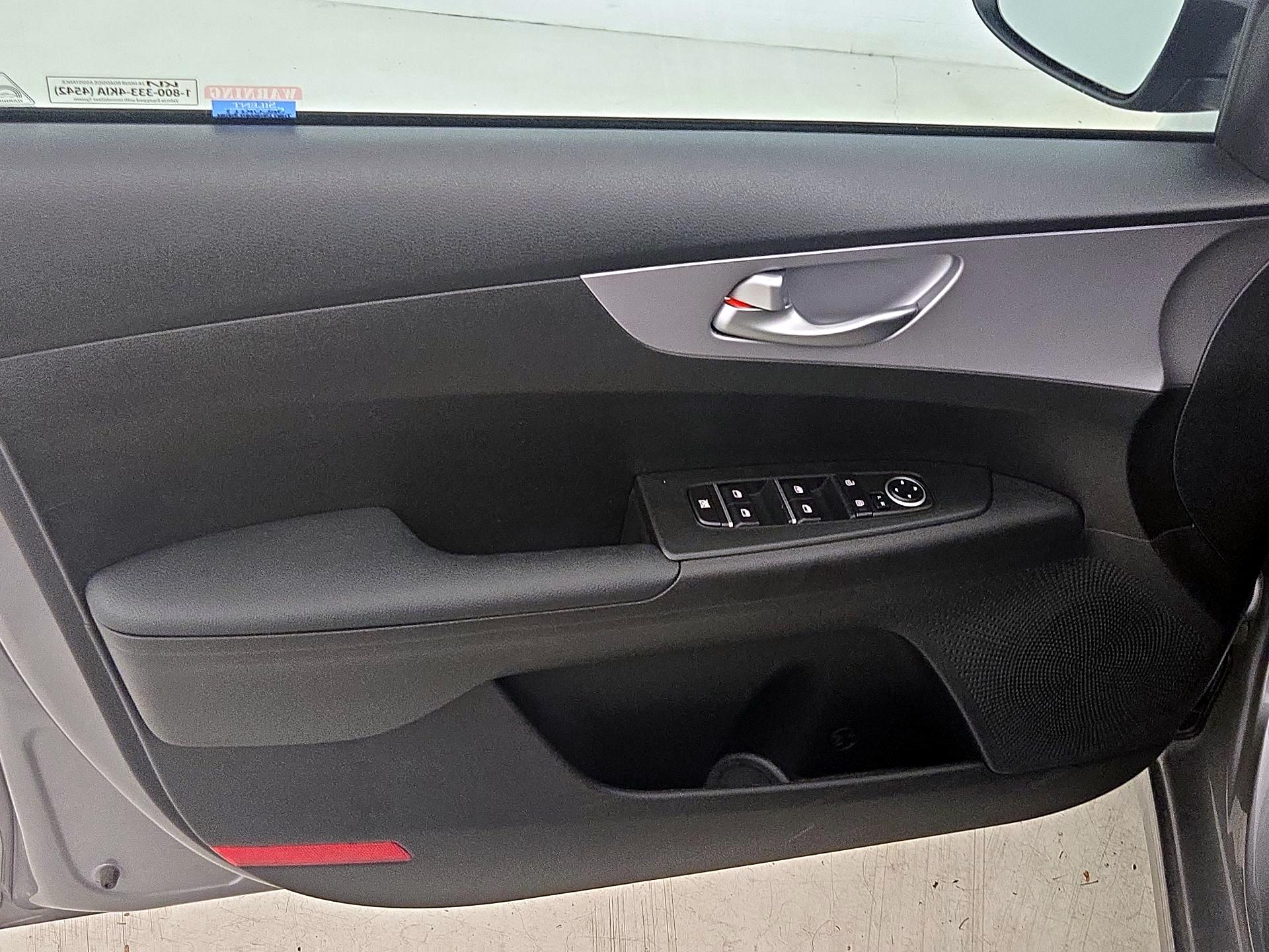 Thumbnail: 2023 Kia Forte - 12