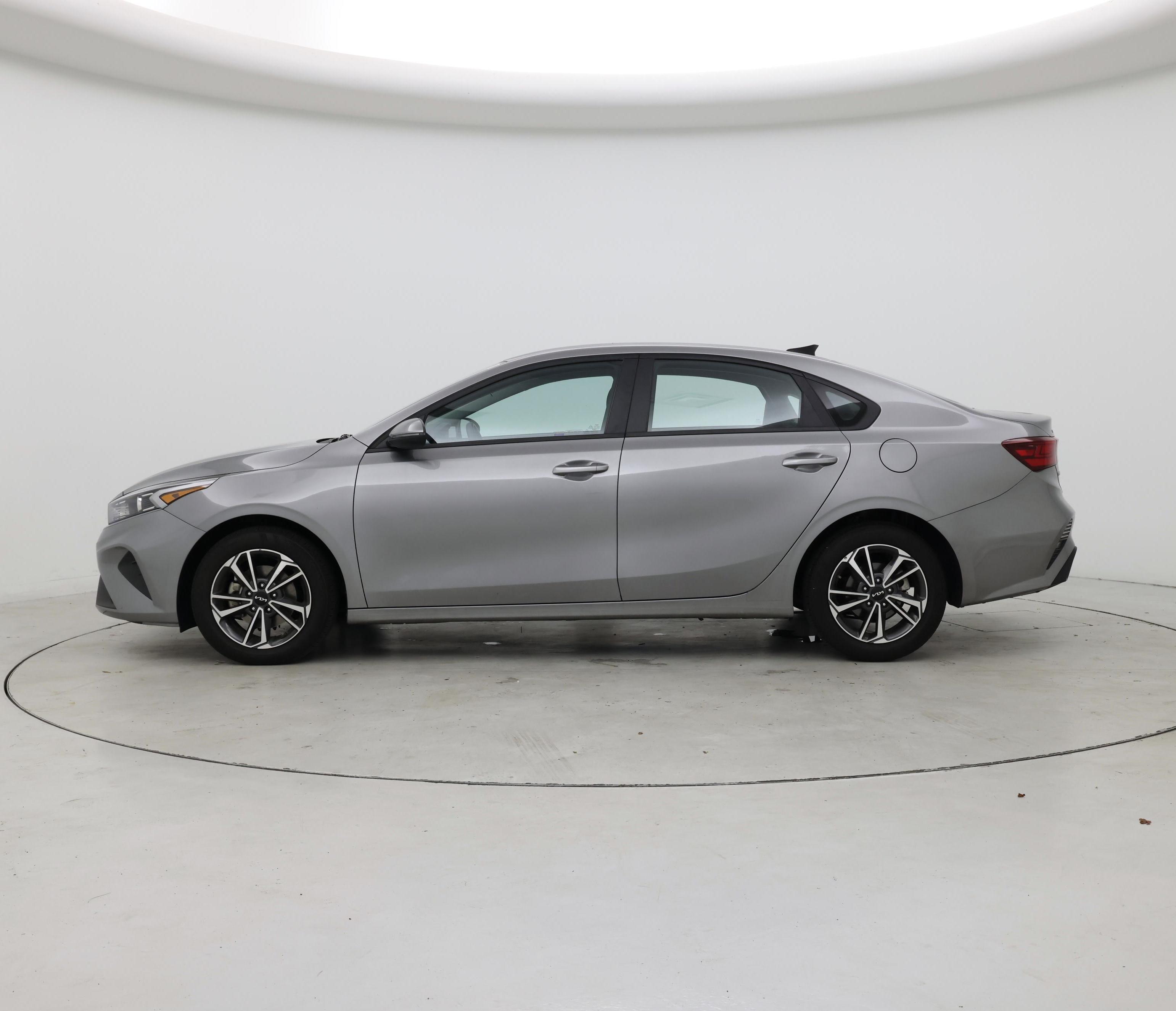 Thumbnail: 2023 Kia Forte - 3