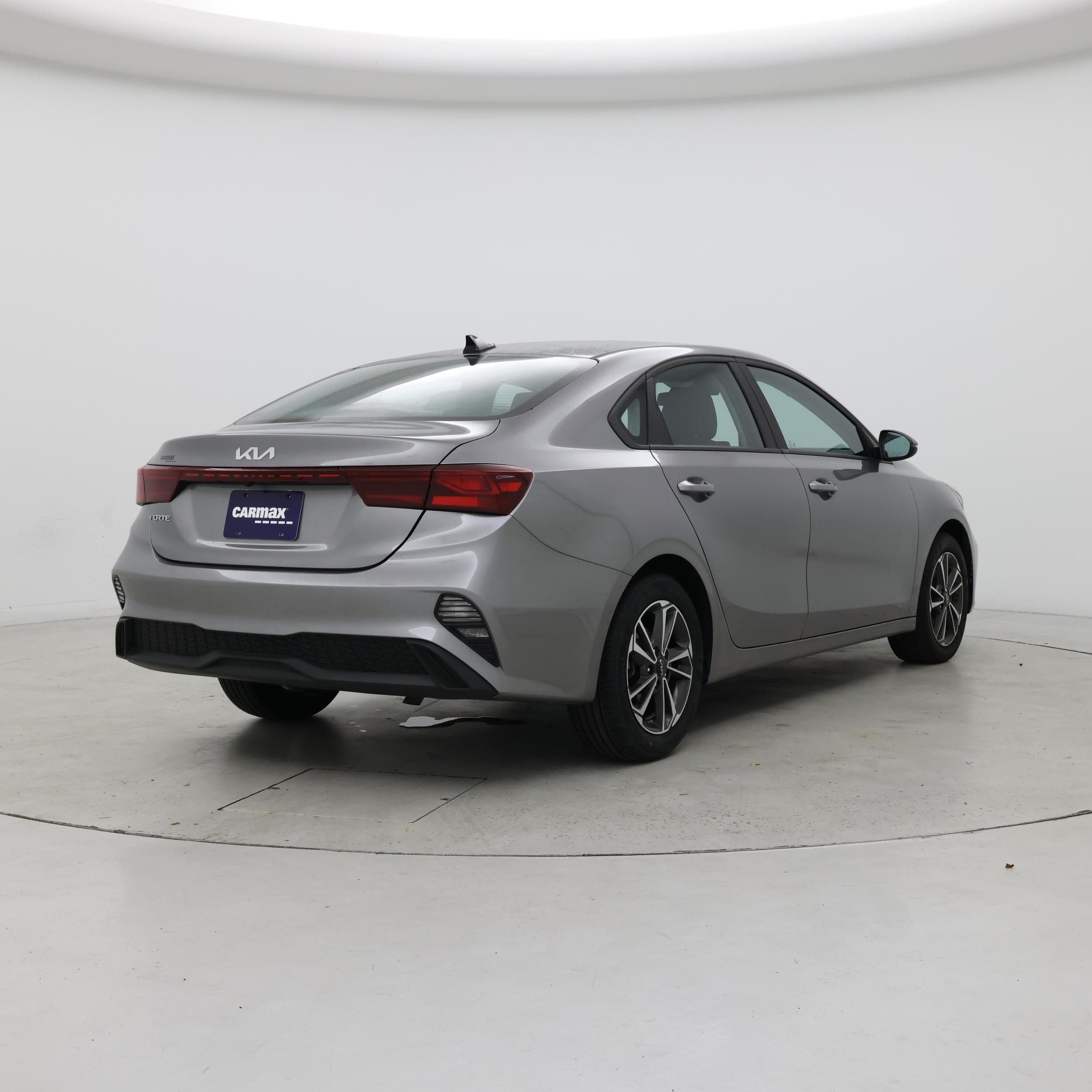 Thumbnail: 2023 Kia Forte - 8