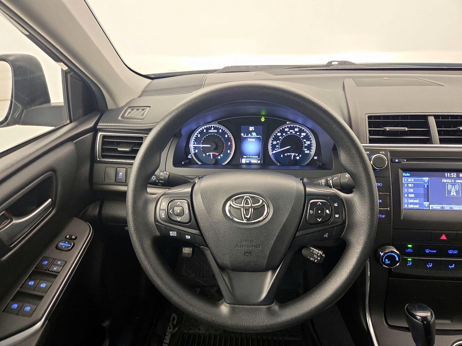 Thumbnail: 2017 Toyota Camry - 10