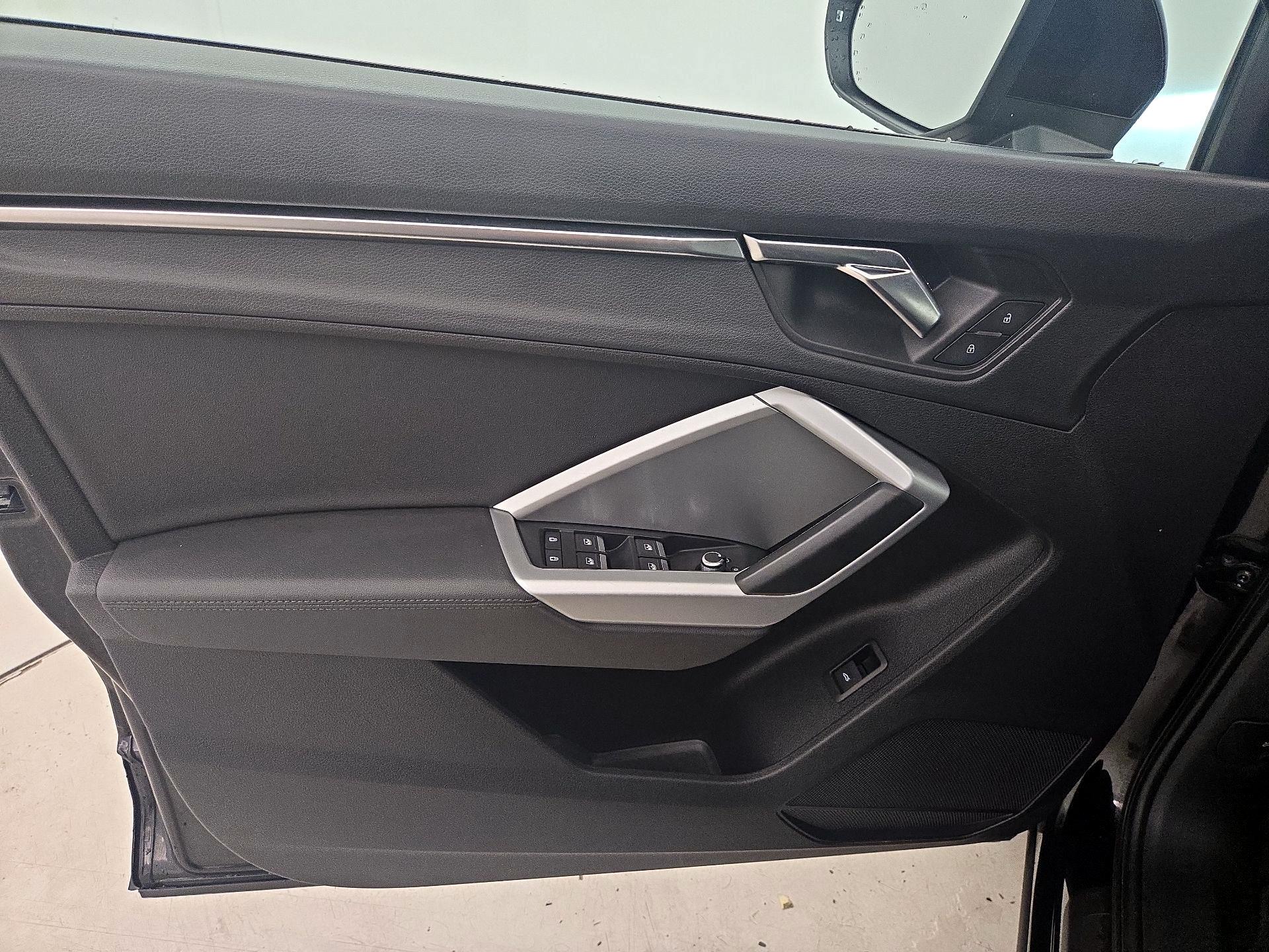 Thumbnail: 2020 Audi Q3 - 12