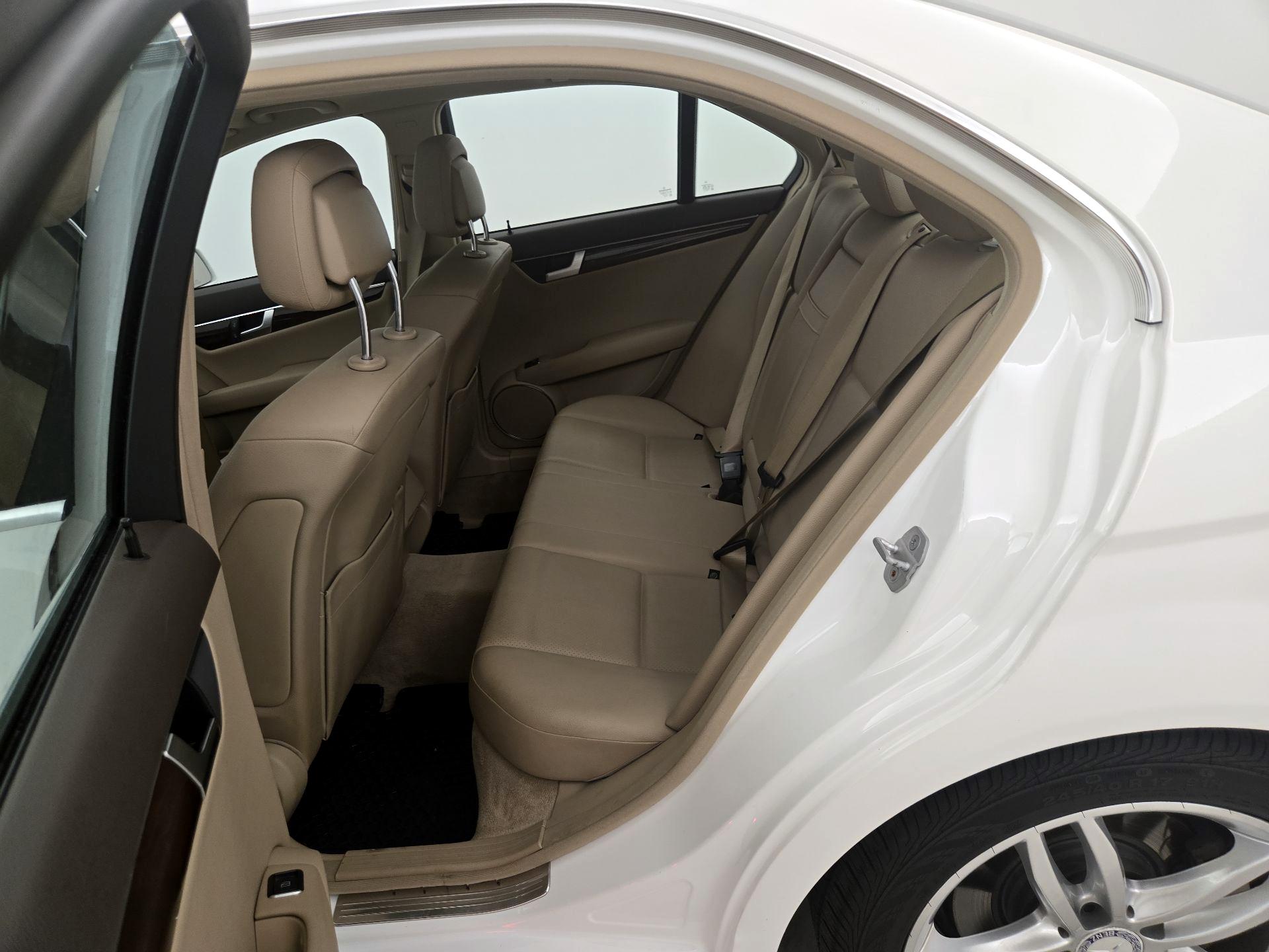 Thumbnail: 2014 Mercedes-Benz C-Class - 19
