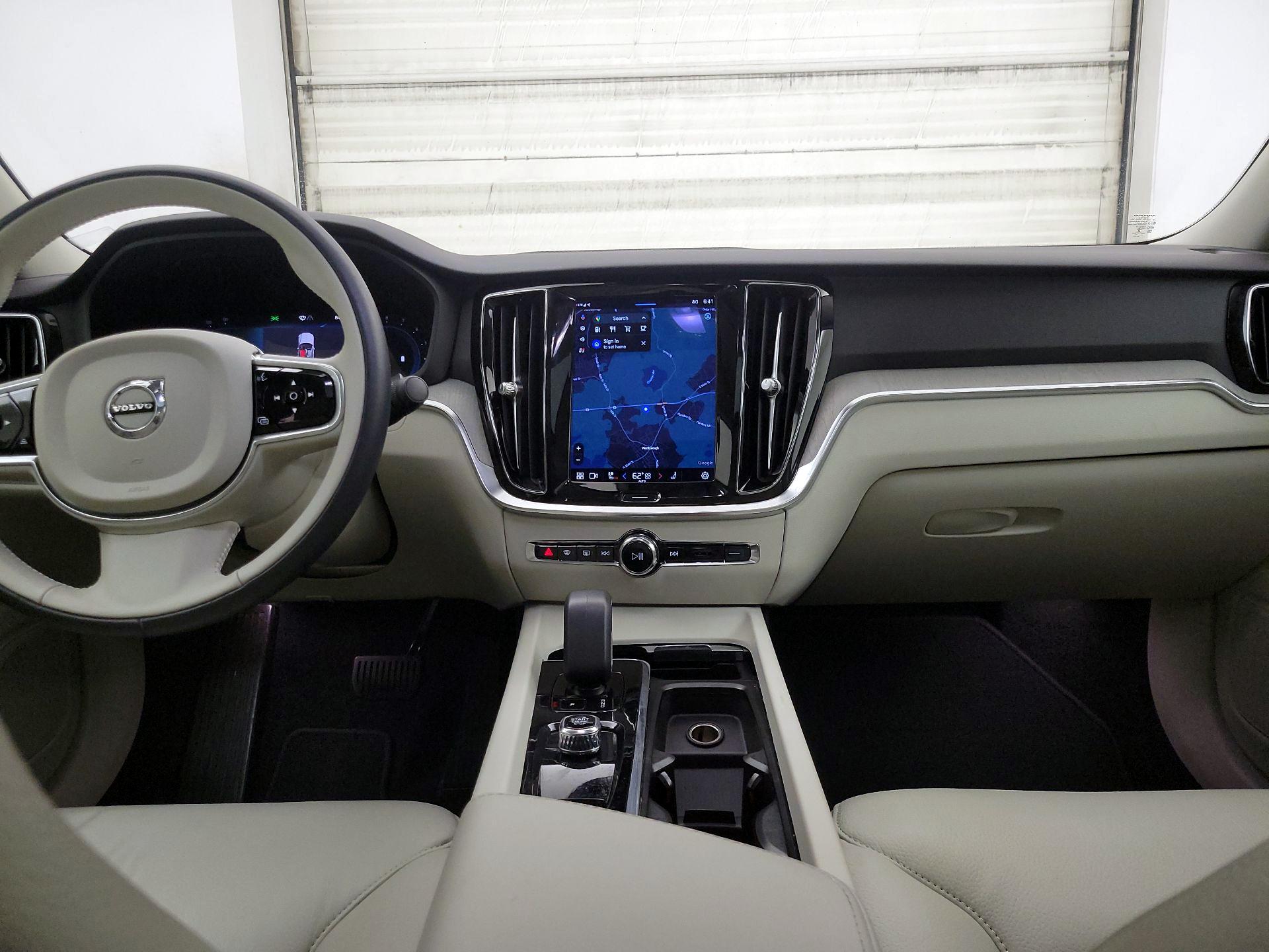 Thumbnail: 2023 Volvo S60 - 9