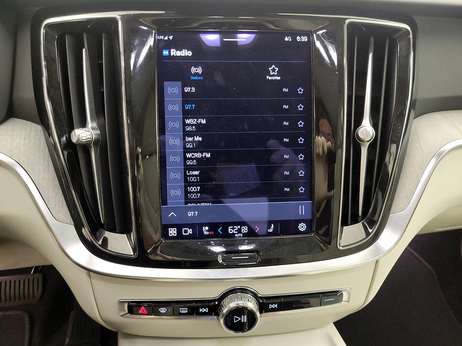 Thumbnail: 2023 Volvo S60 - 16