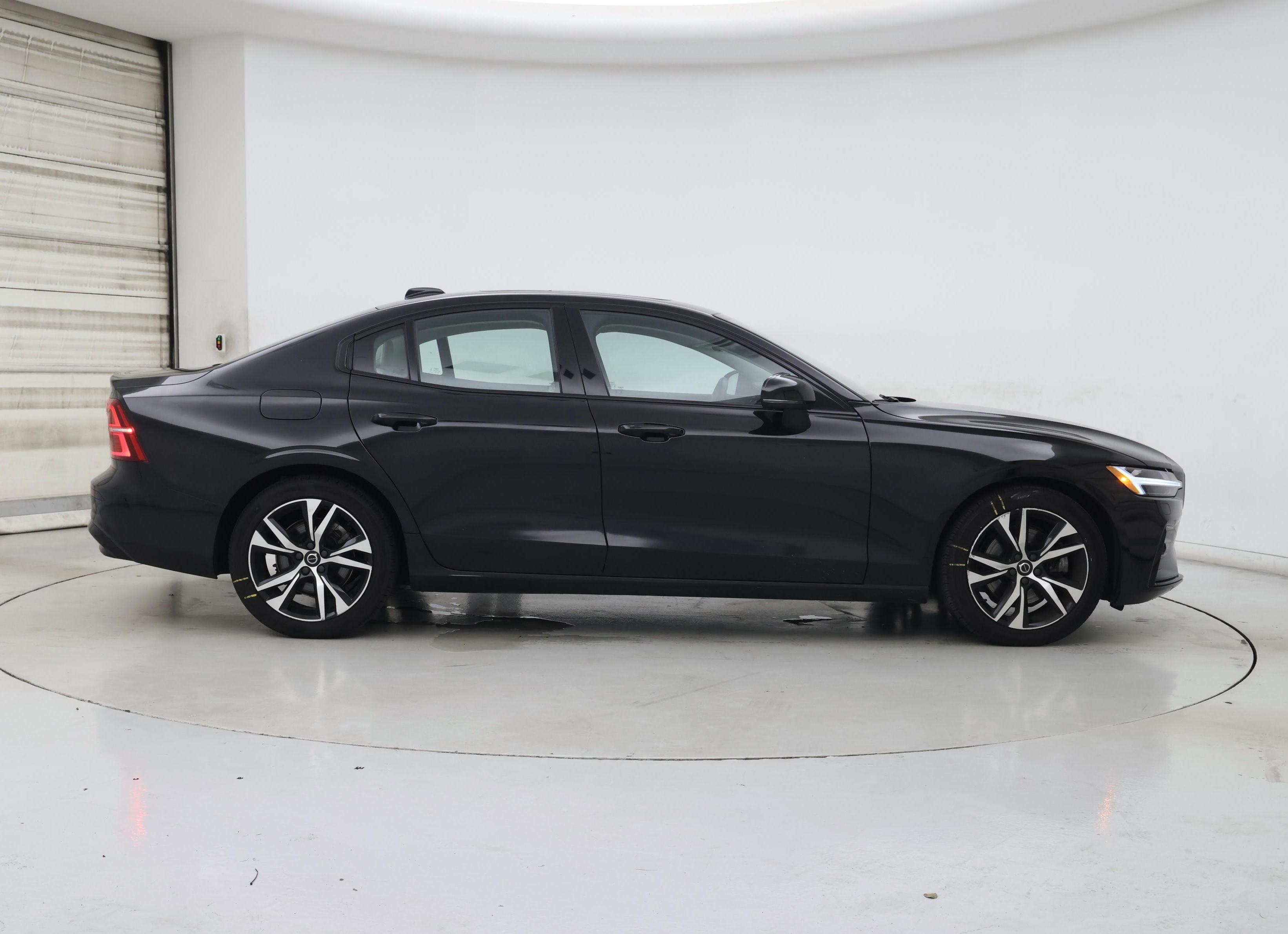 Thumbnail: 2023 Volvo S60 - 7